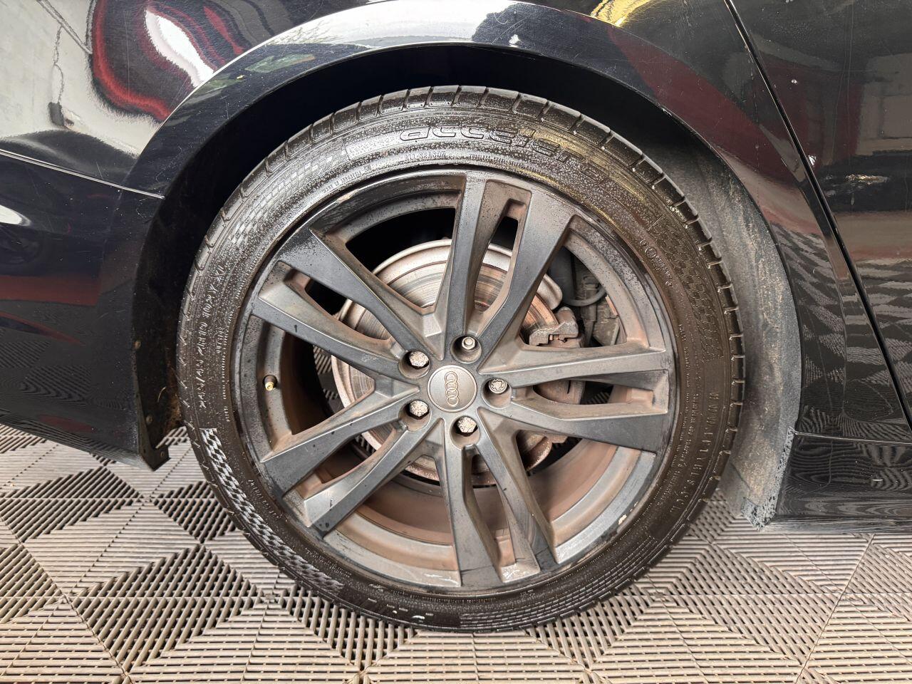 Audi A6 view 26