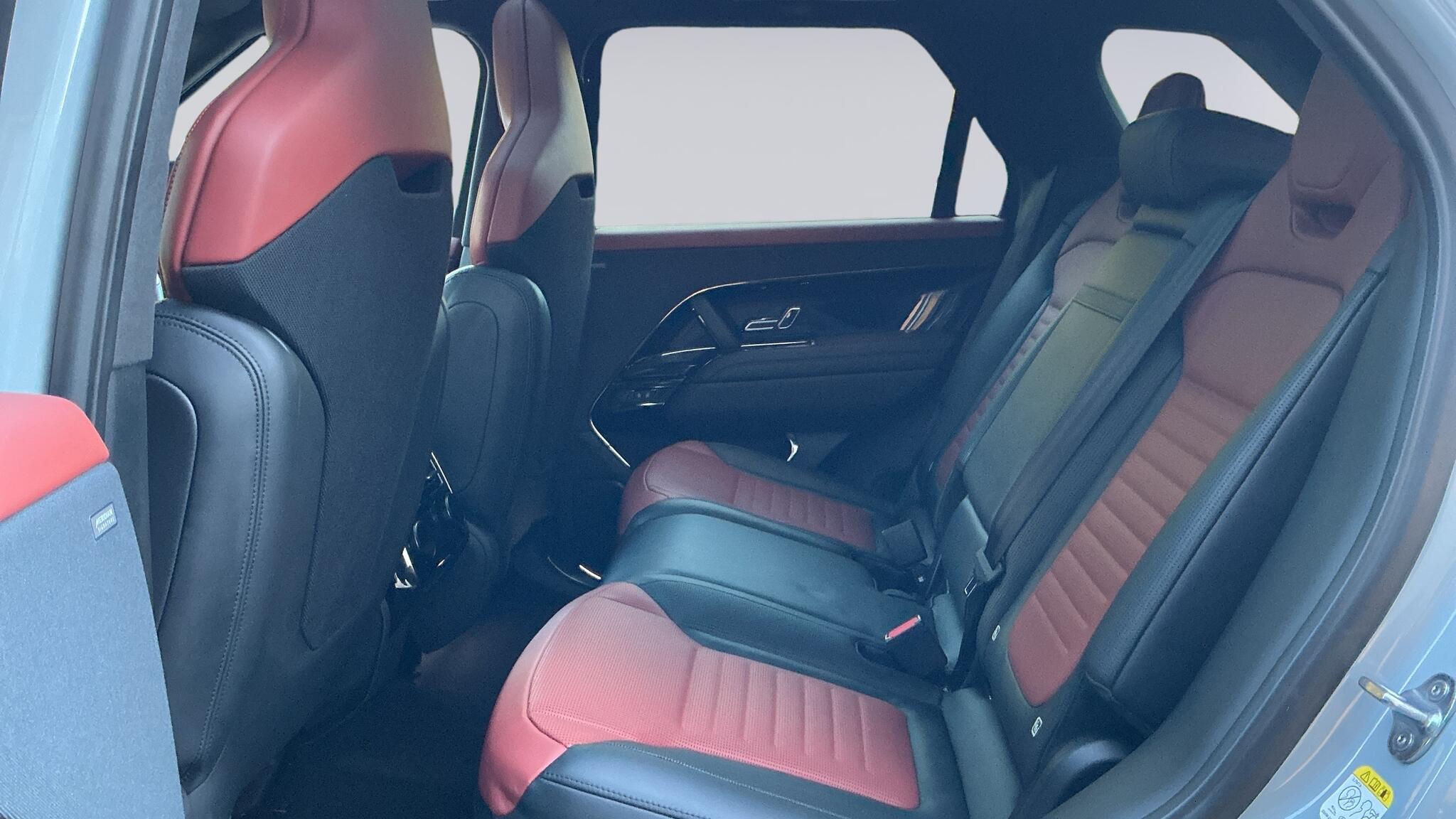 Land Rover Range Rover Sport view 4