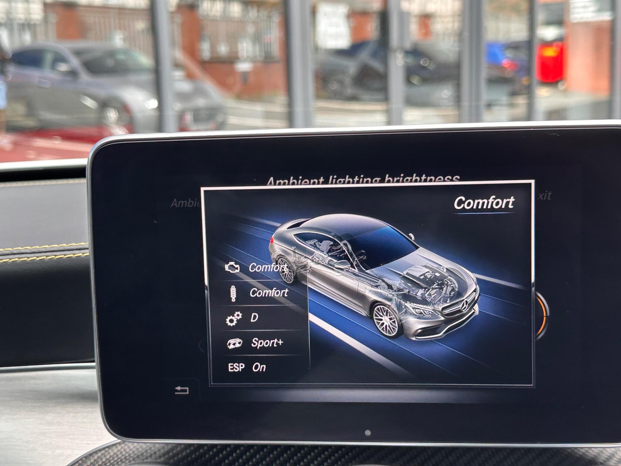 Mercedes-Benz C-Class view 32