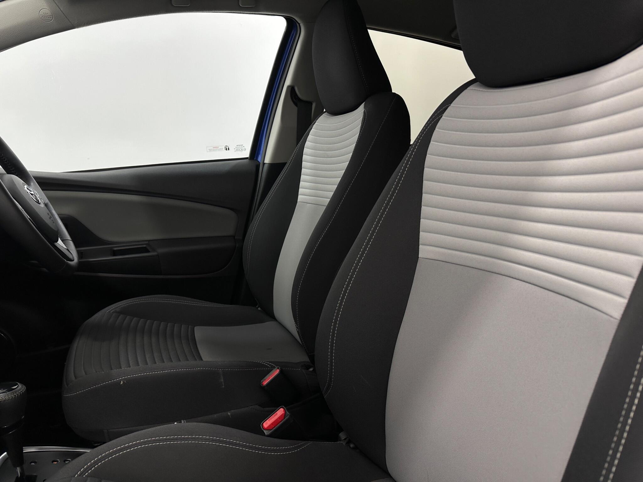 Toyota Yaris view 30