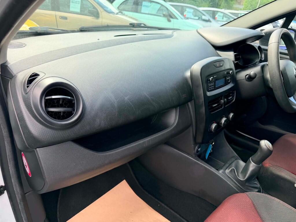 Renault Clio view 17