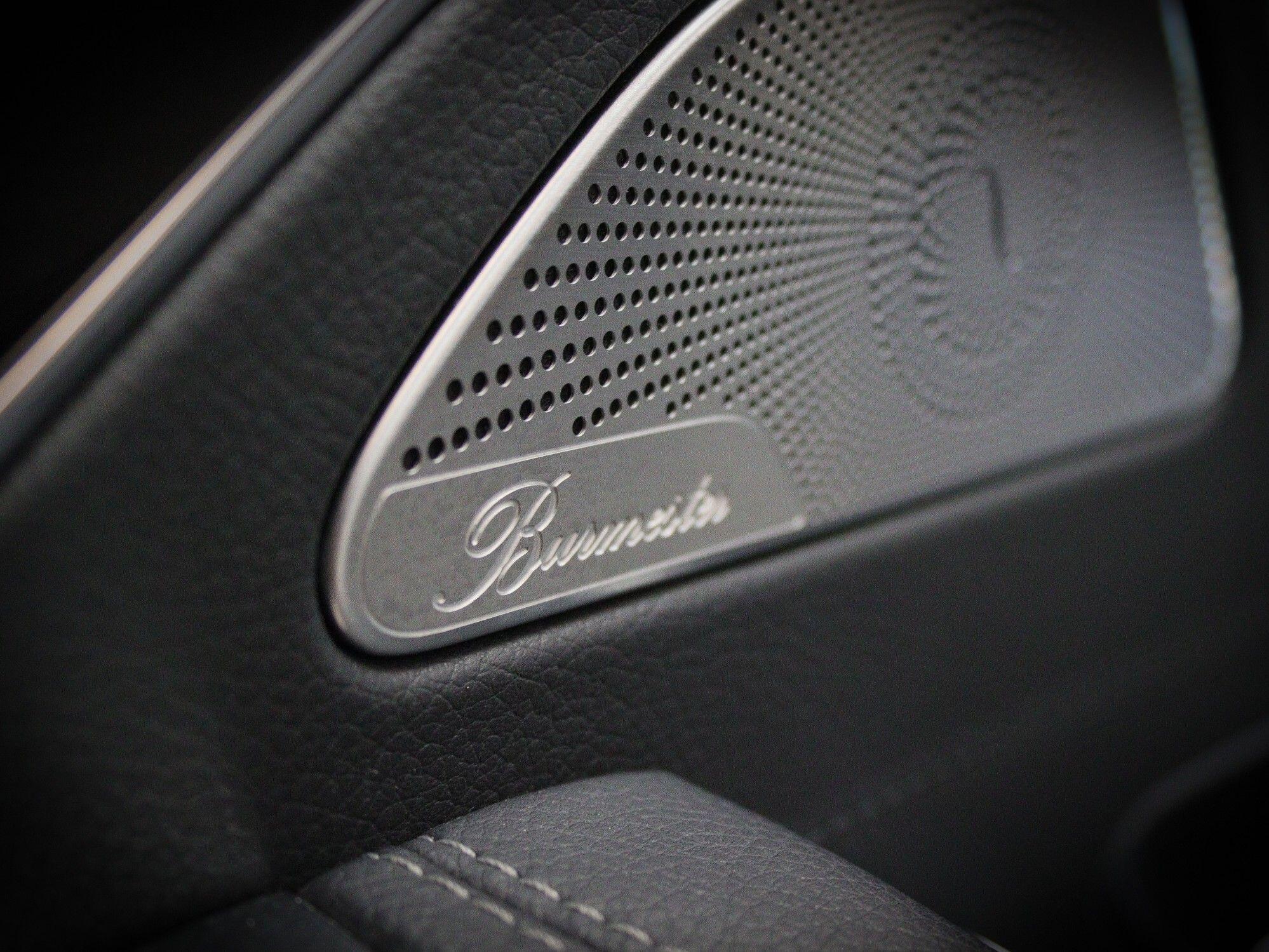 Mercedes-Benz S-Class view 35
