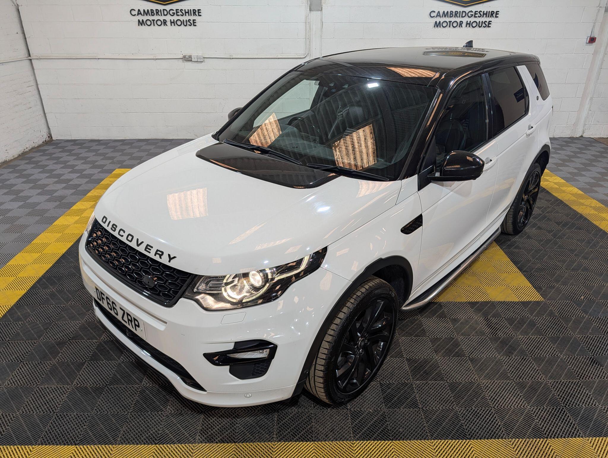 Land Rover Discovery Sport view 3