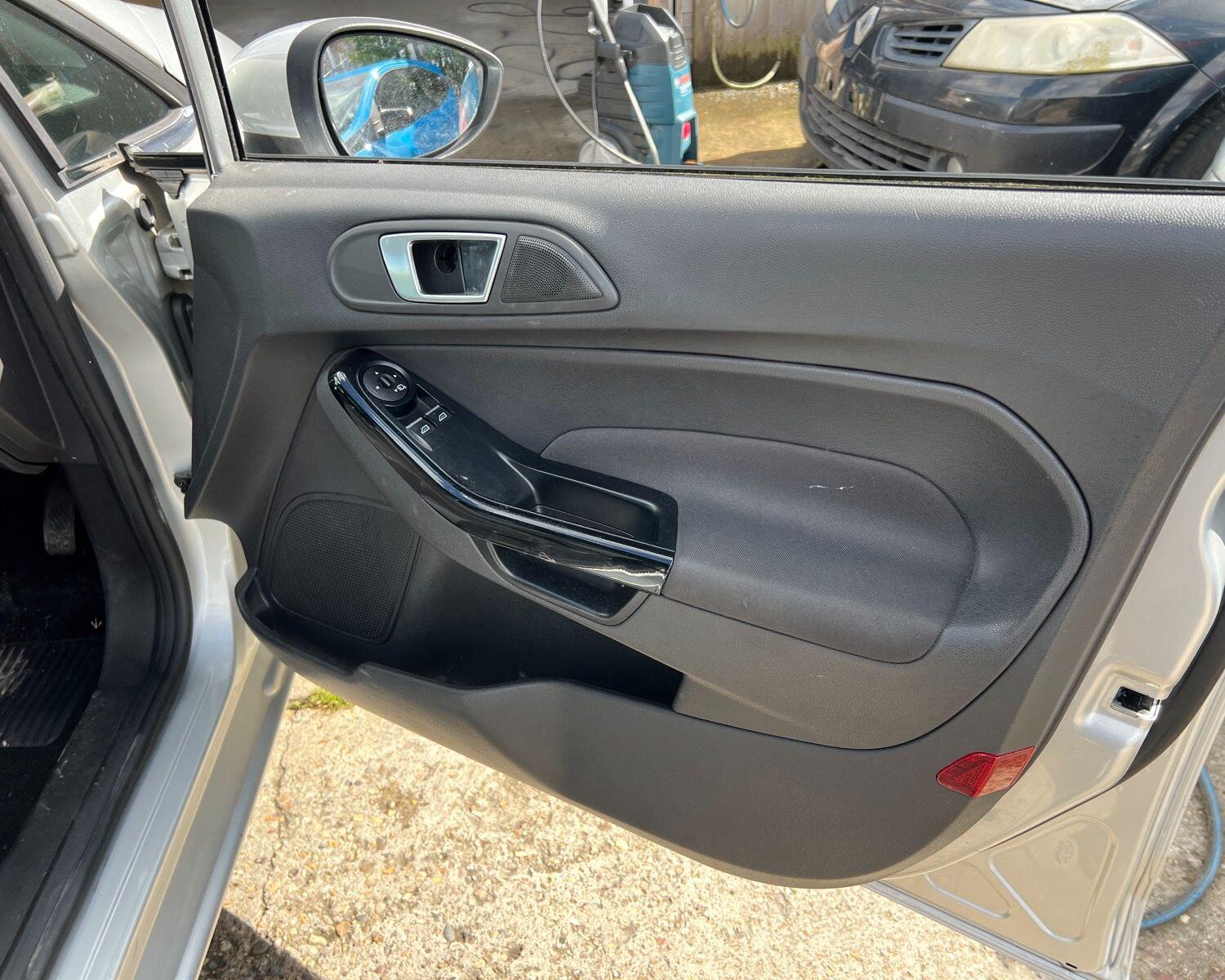 Ford Fiesta view 15