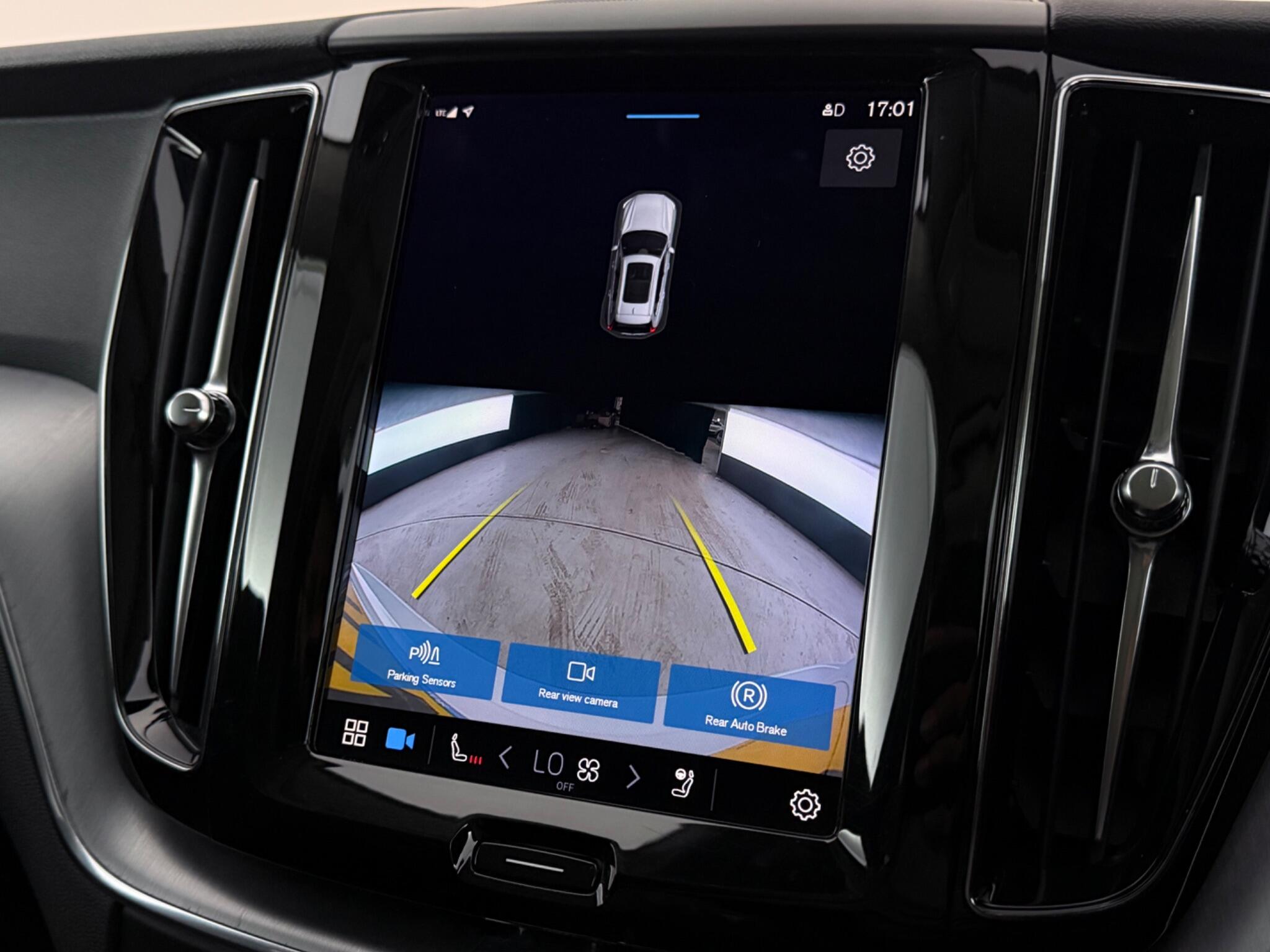 Volvo XC60 view 24