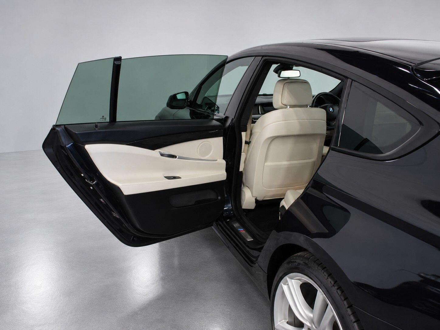 BMW 5 Series view 29