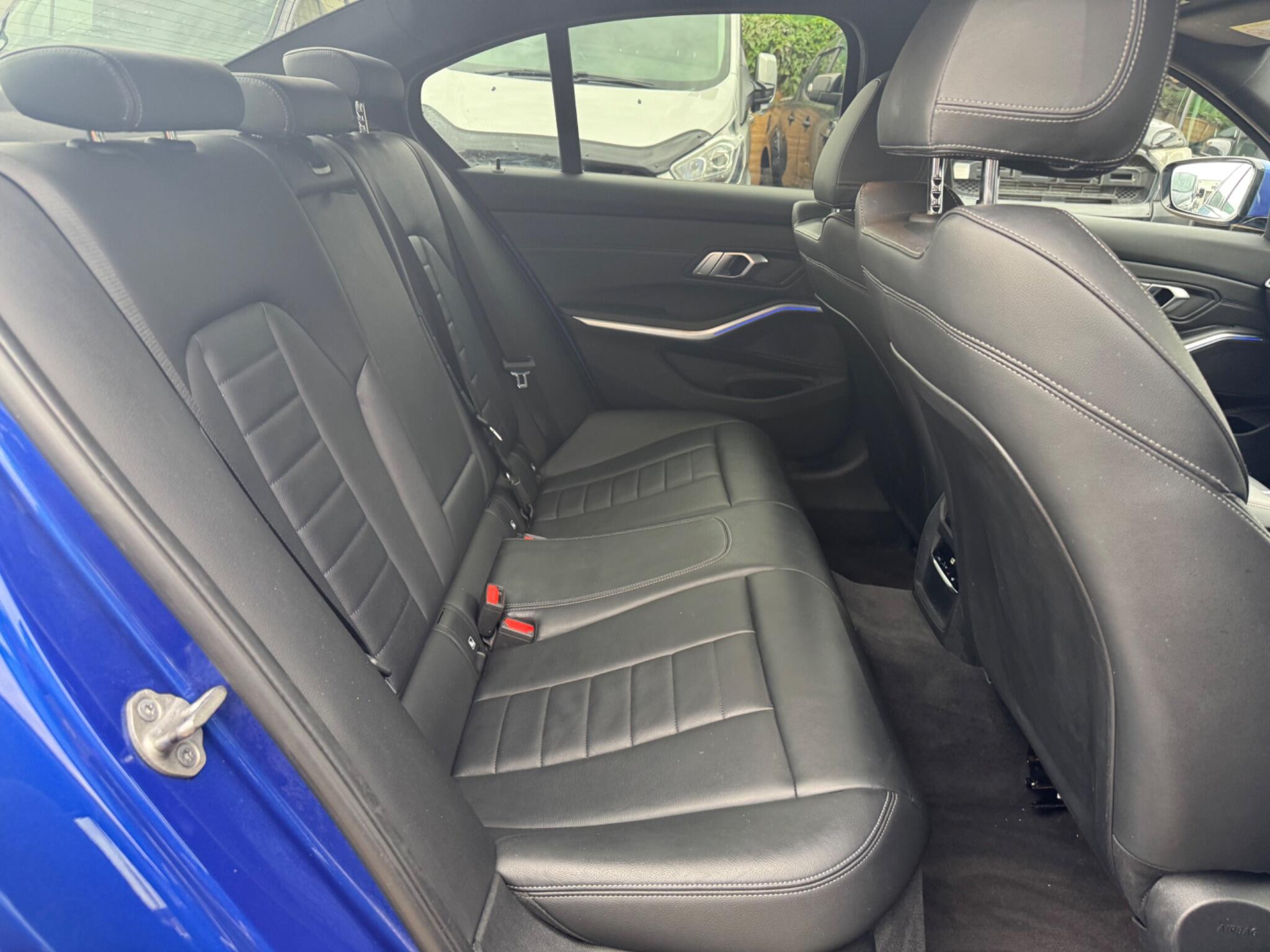 BMW 3 Series view 17