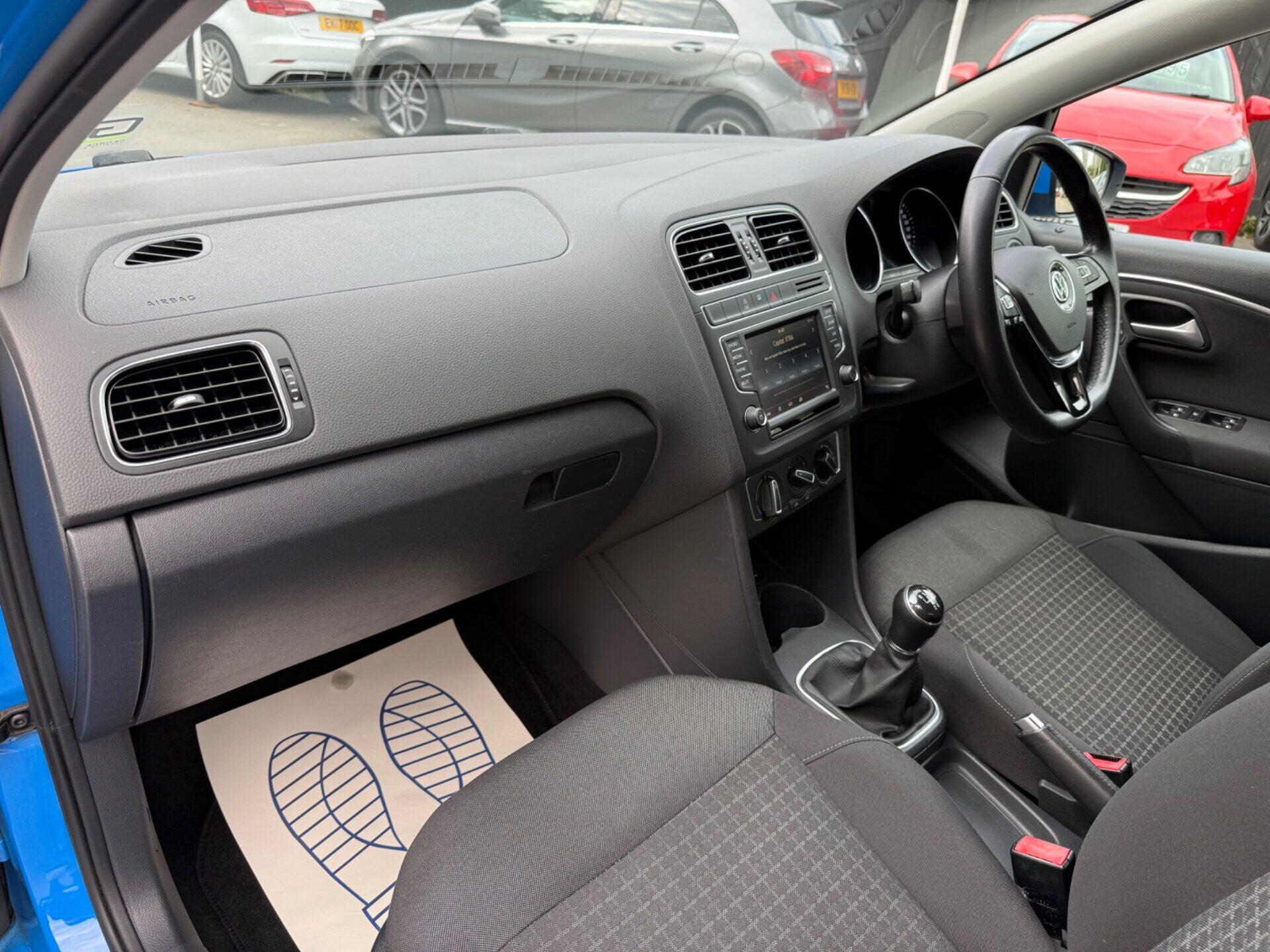 Volkswagen Polo view 22