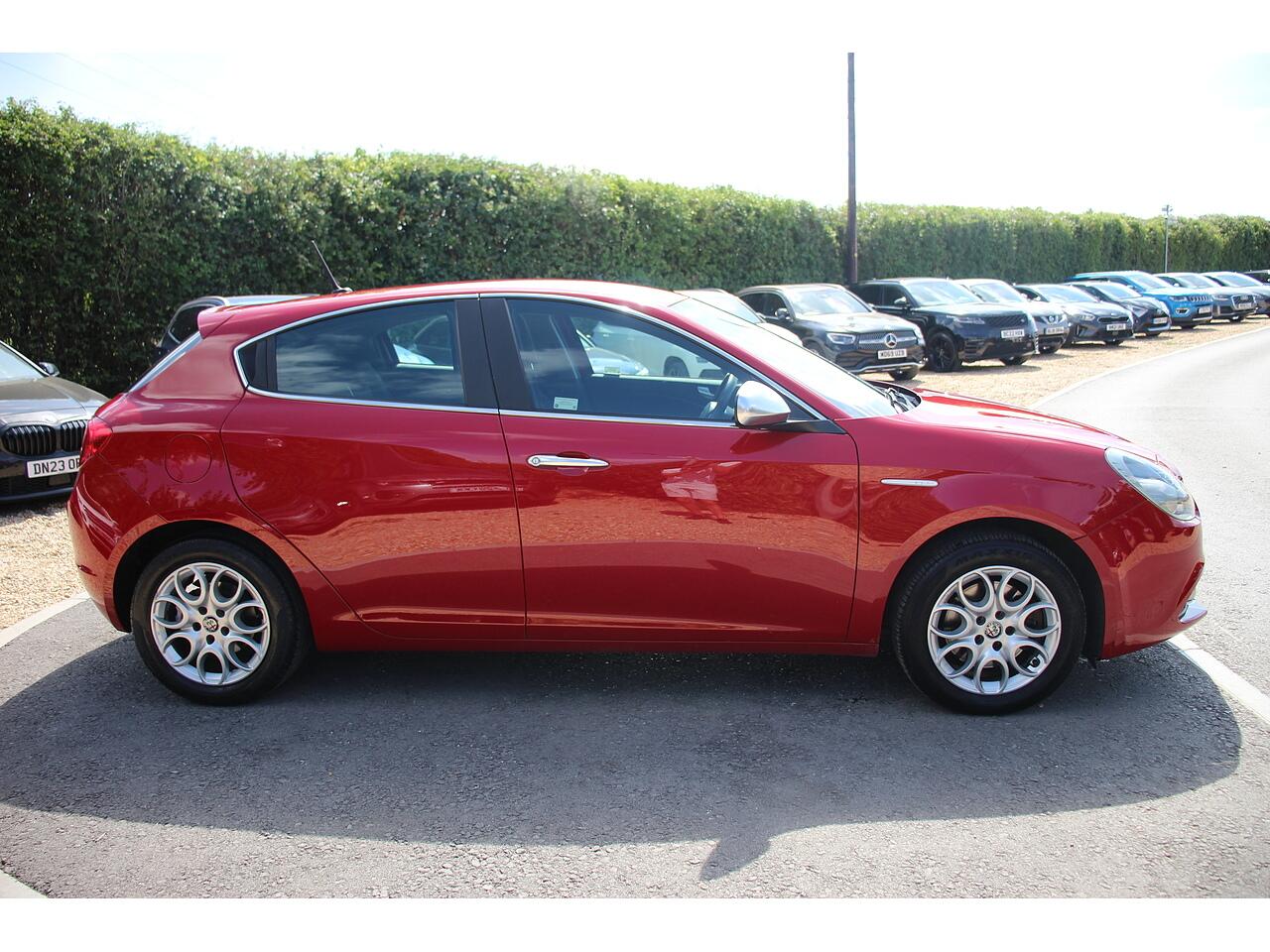 Alfa Romeo Giulietta view 7