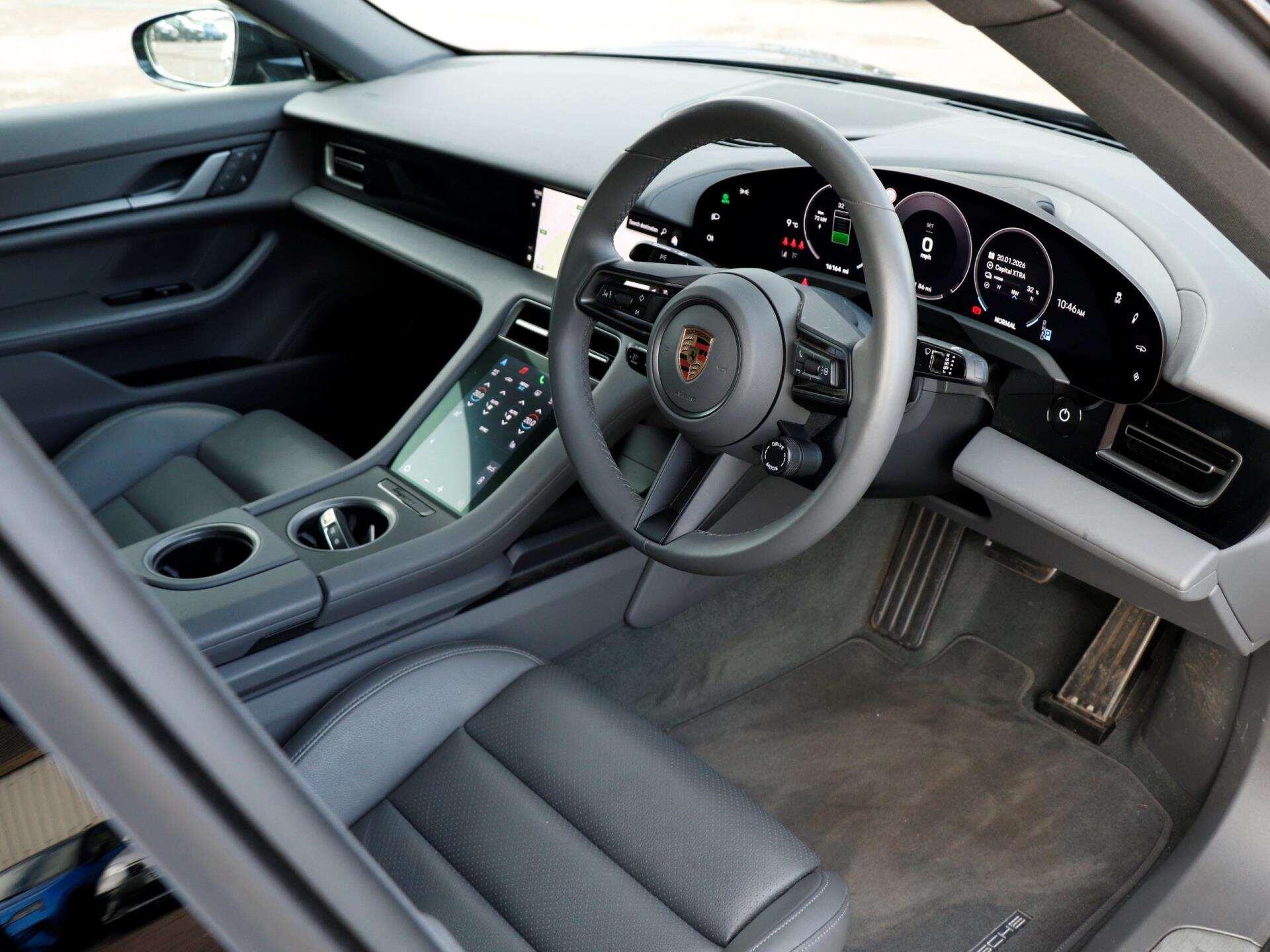 Porsche Taycan view 10