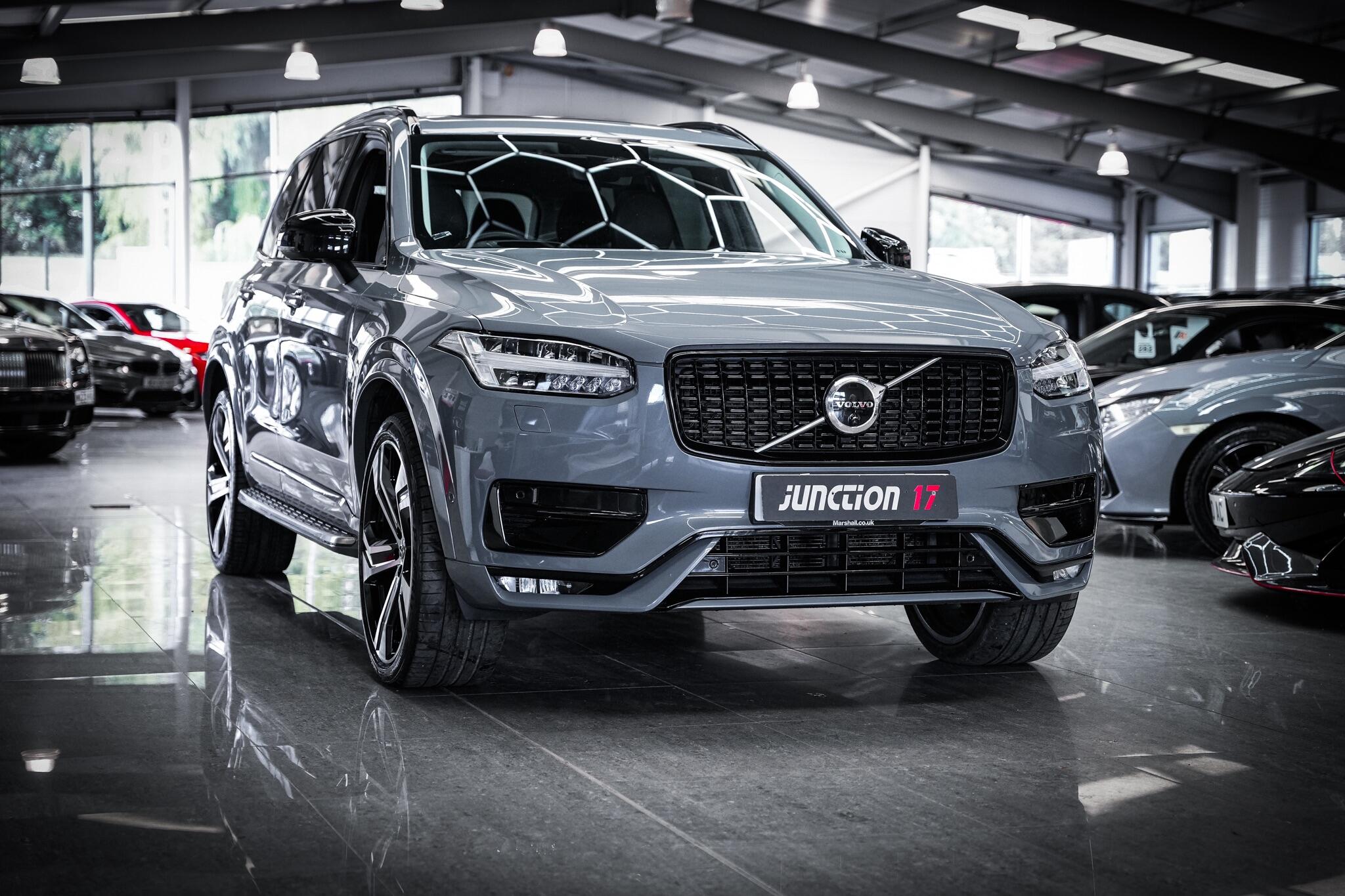 Volvo XC90 view 11