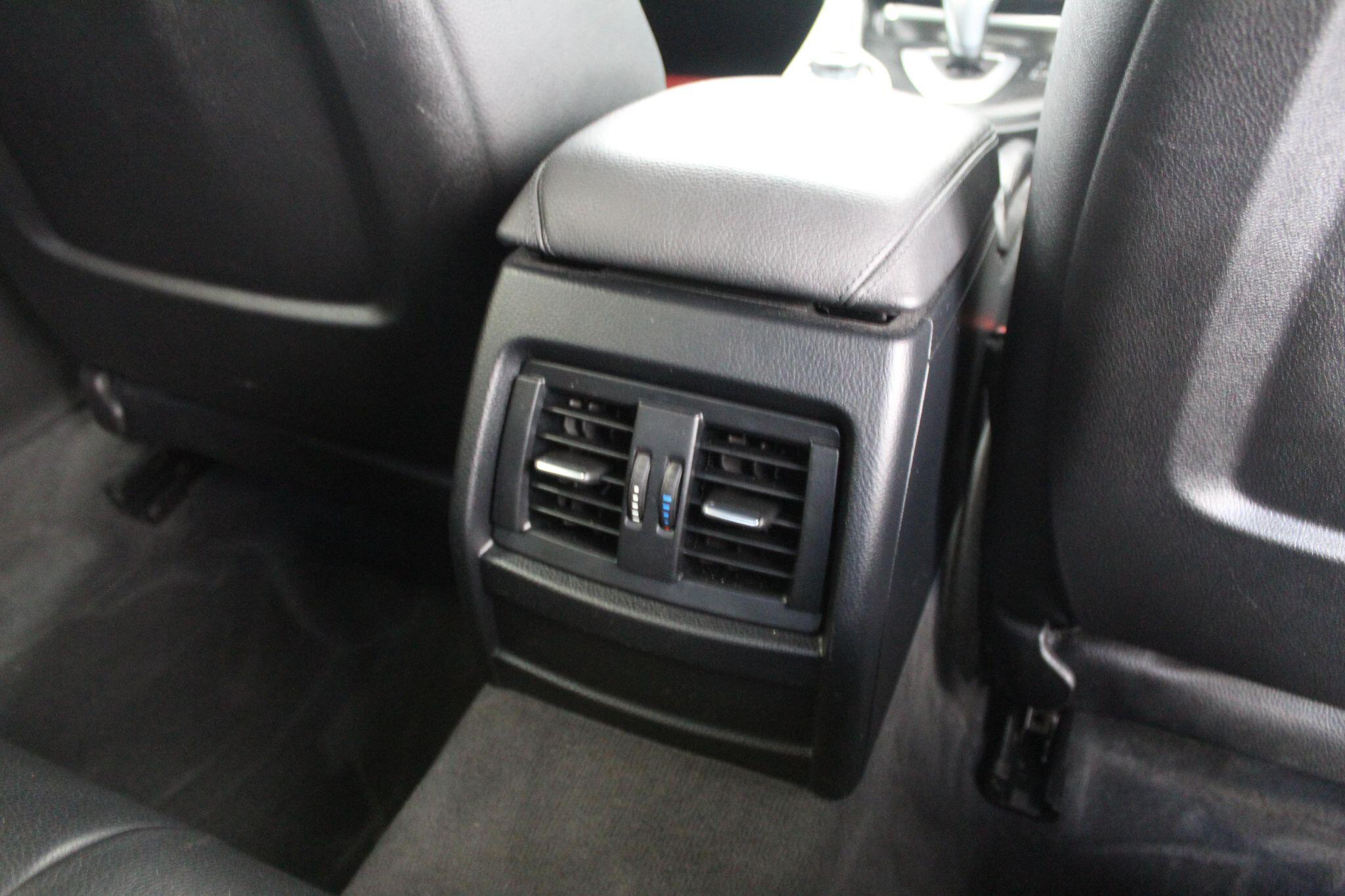BMW 3 Series view 52