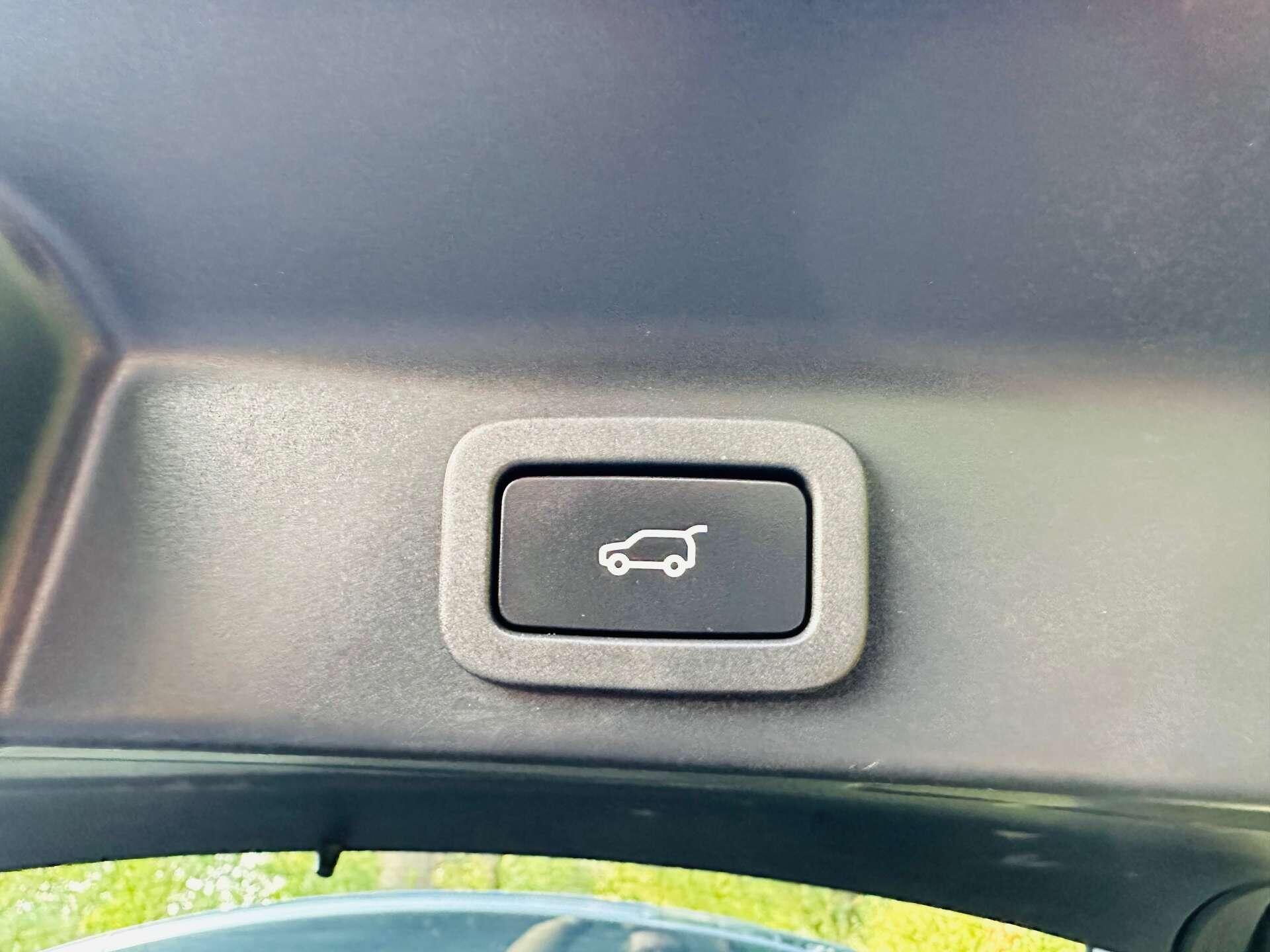 Jaguar F-Pace view 43