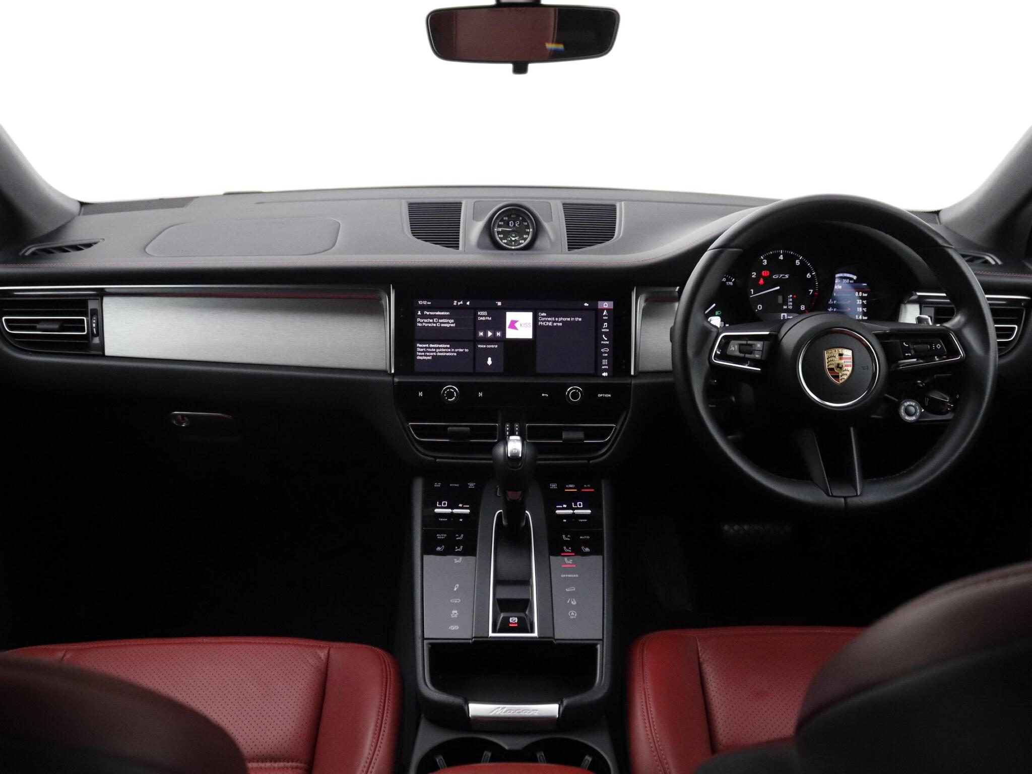 Porsche Macan view 11