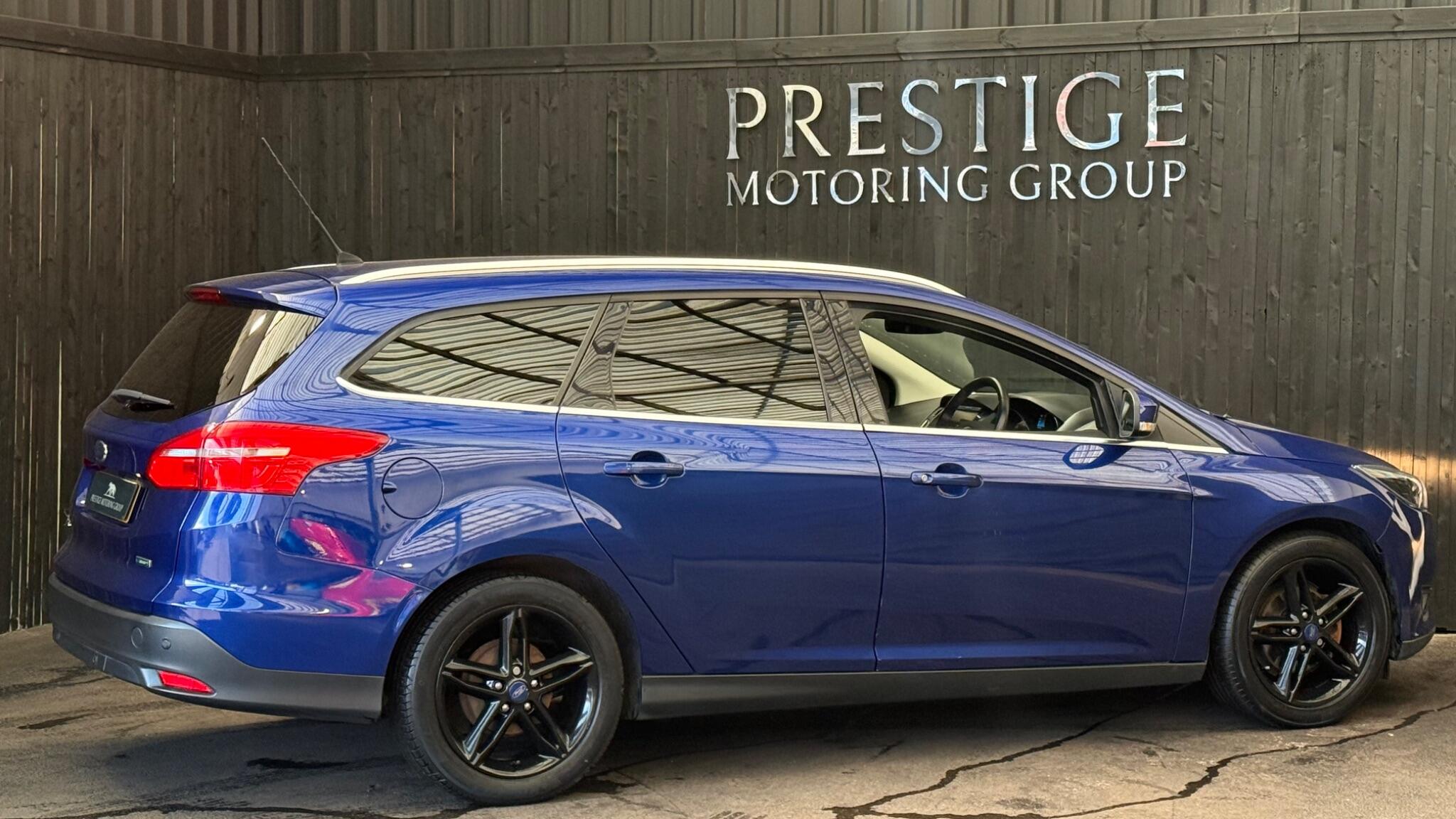 Ford Focus view 13