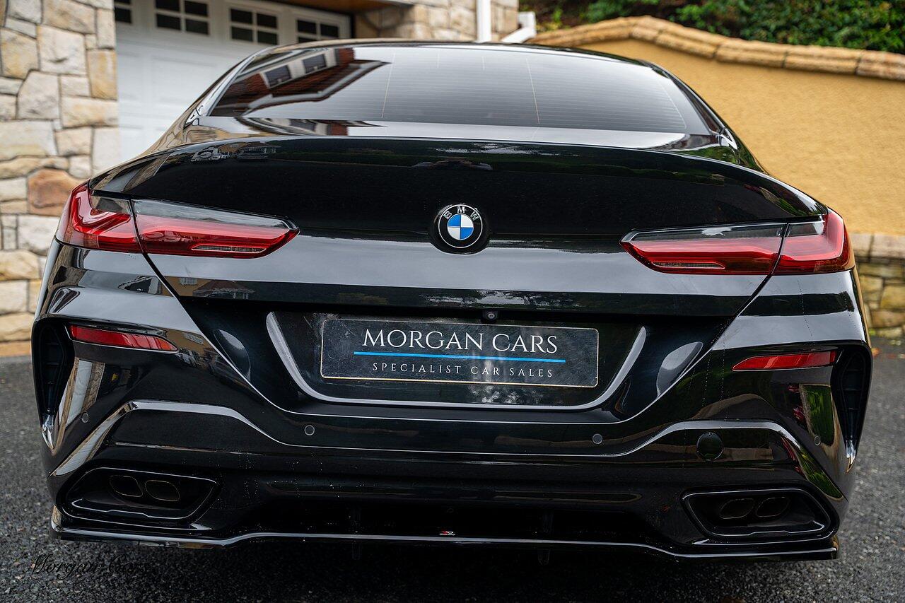 BMW 8 Series view 13