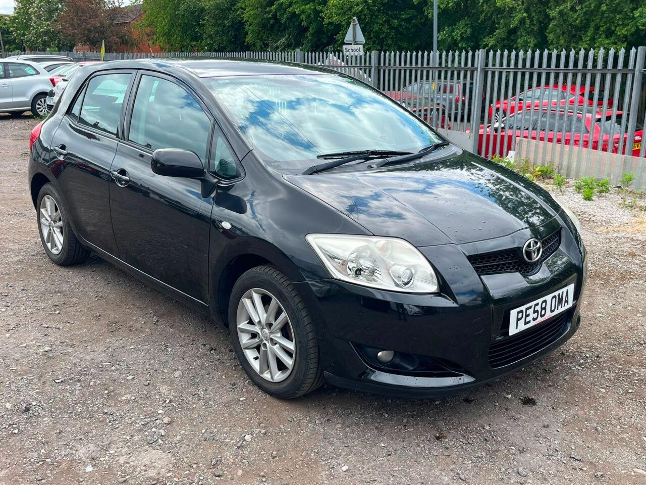 Toyota Auris view 4