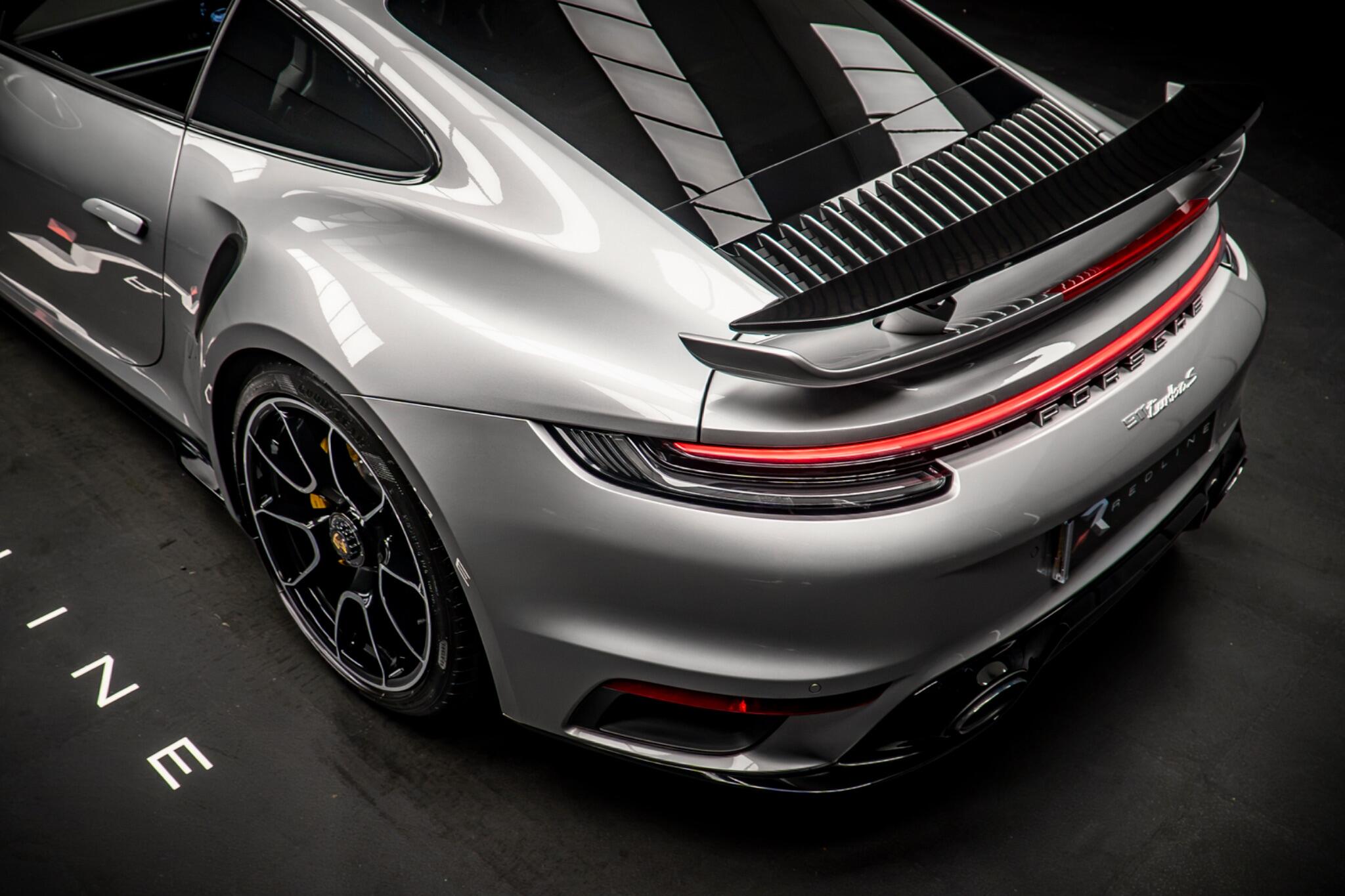 Porsche 911 view 19