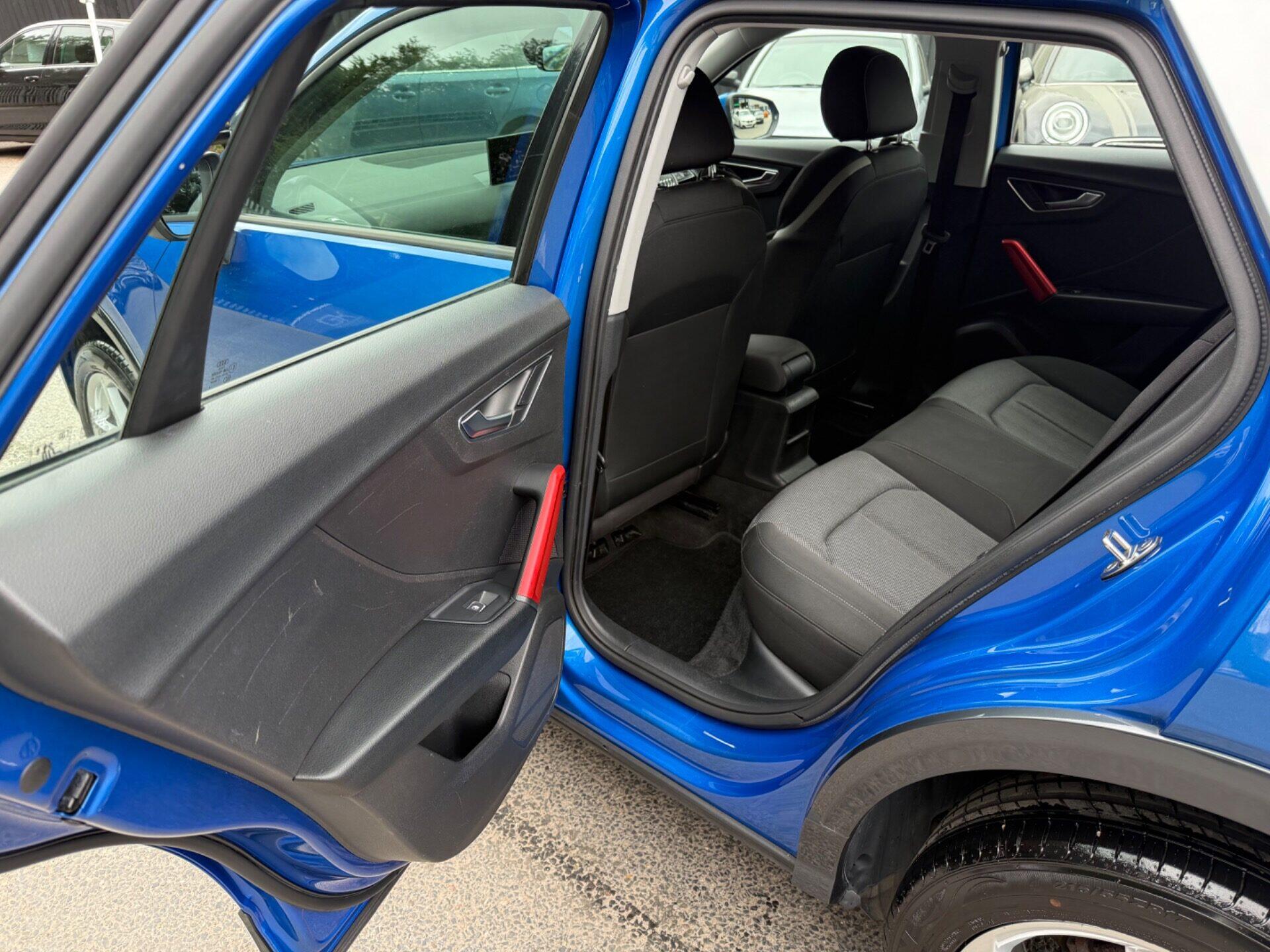 Audi Q2 view 25