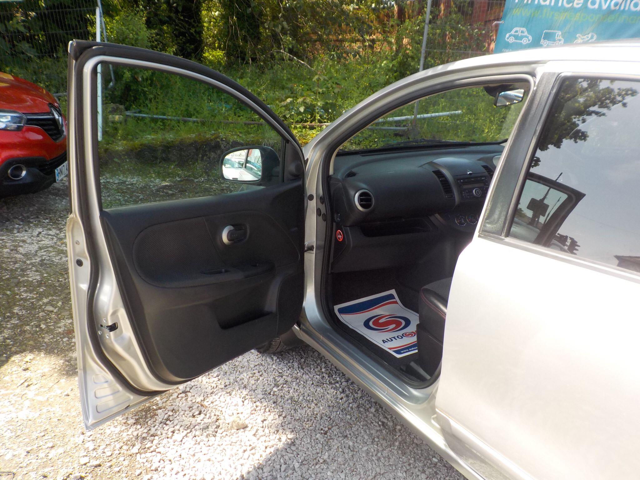 Nissan Note 1.6 16V Tekna Auto Euro 4 5dr