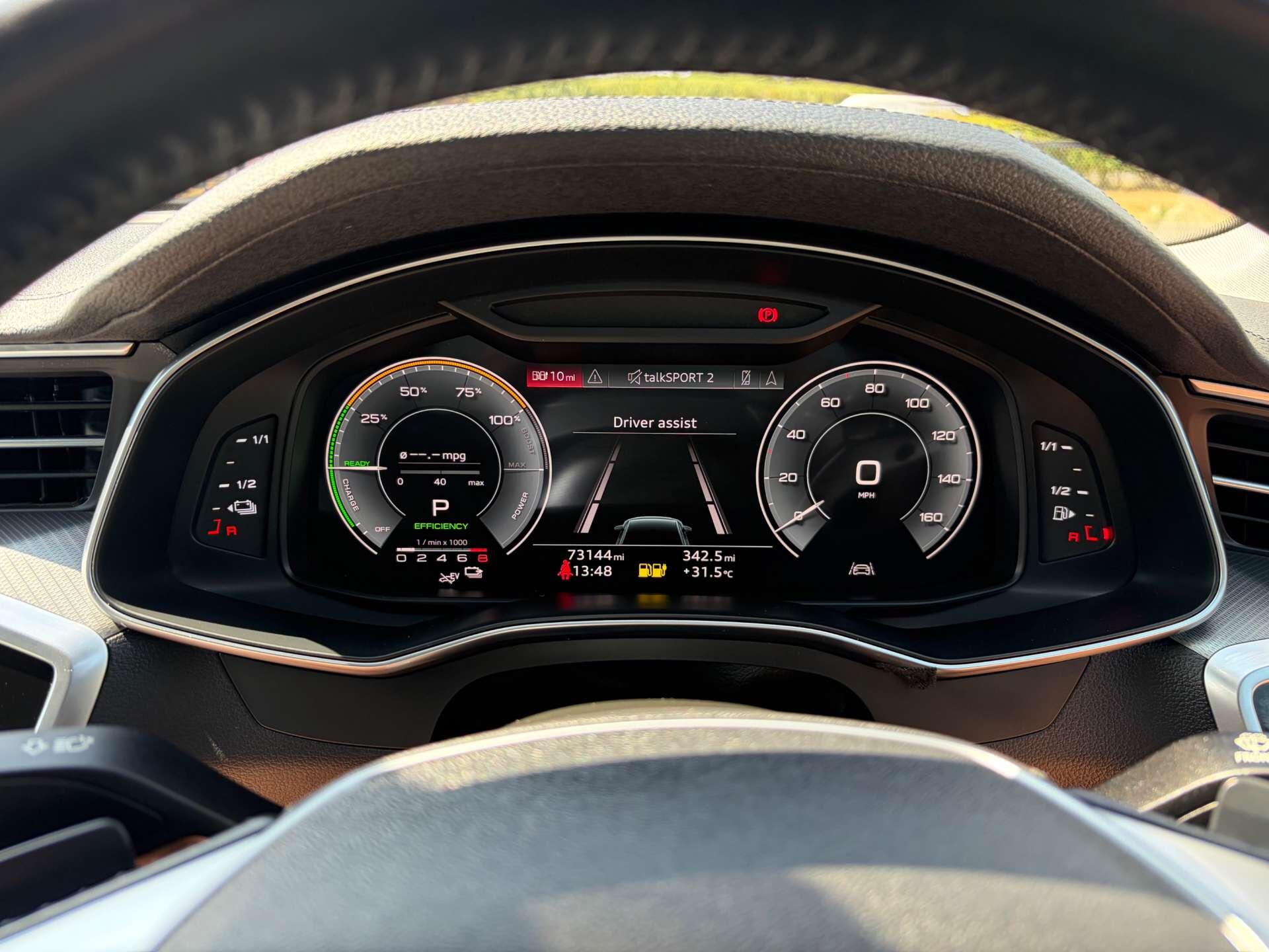 Audi A6 Saloon view 38