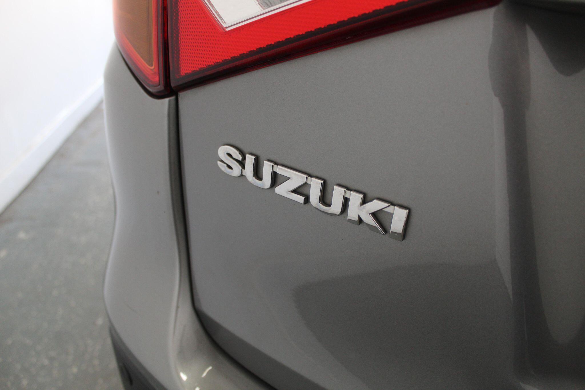 Suzuki Vitara view 19