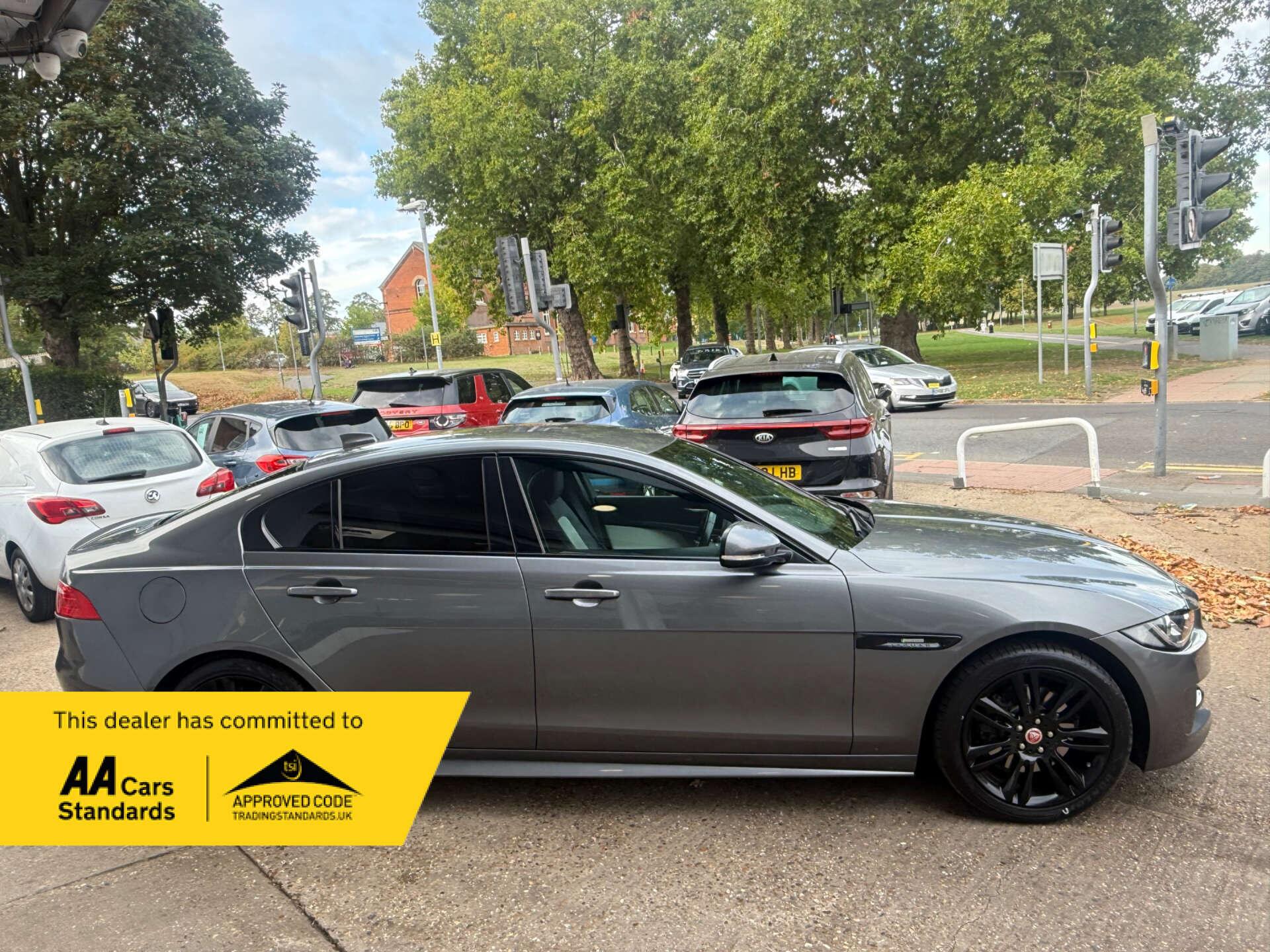 Jaguar Xe view 2