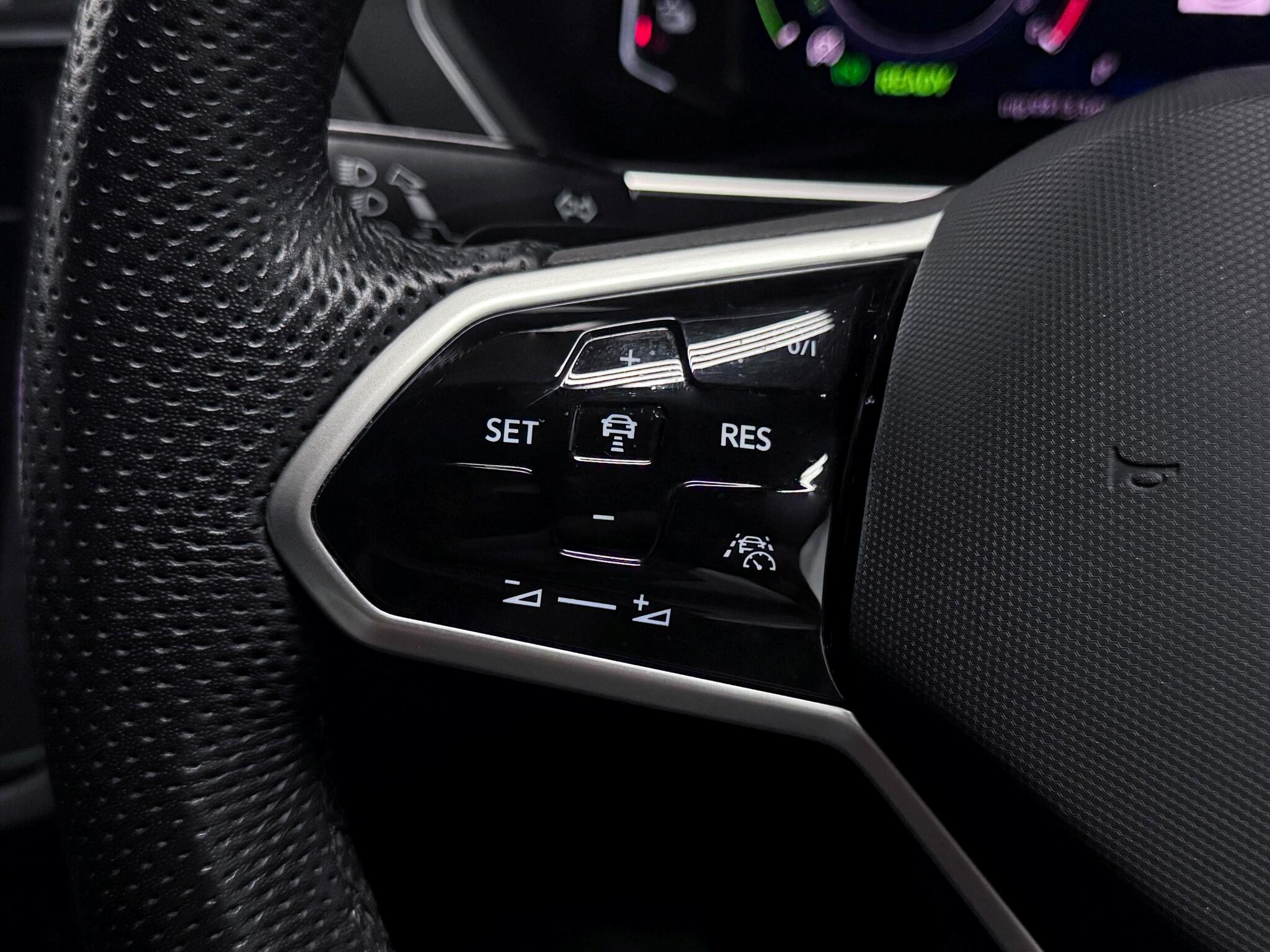 Volkswagen Tiguan view 31