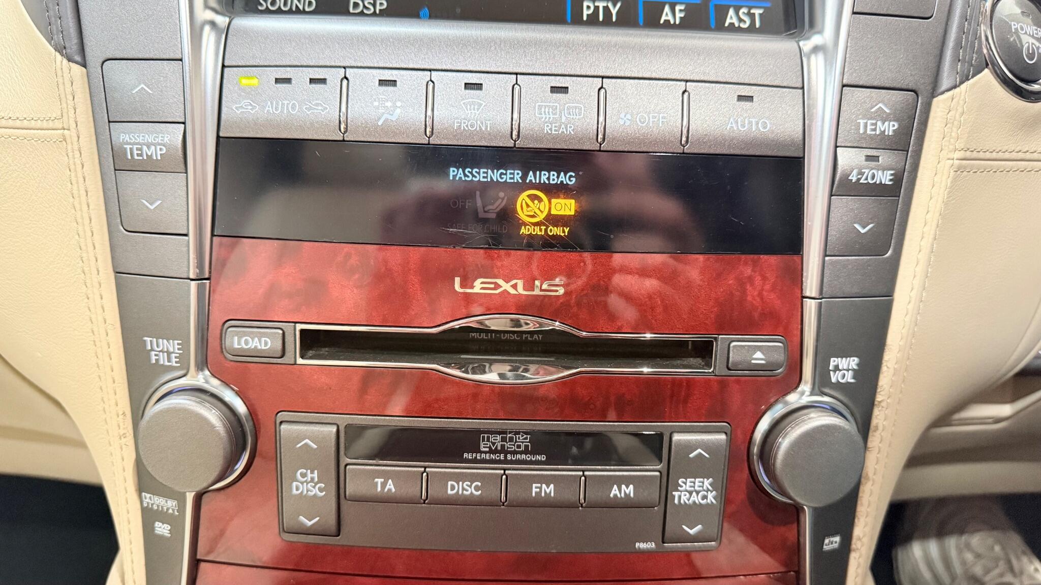 Lexus LS view 13