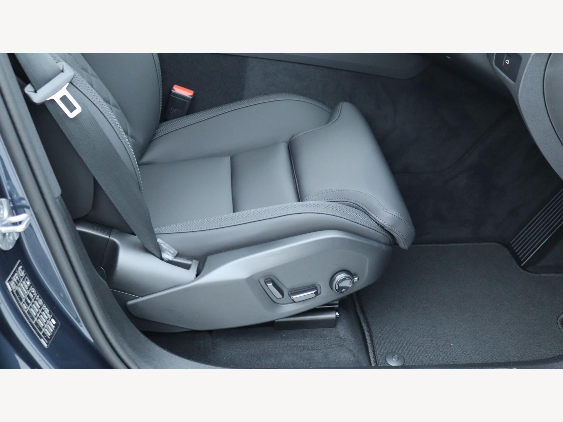 Volvo XC60 view 30