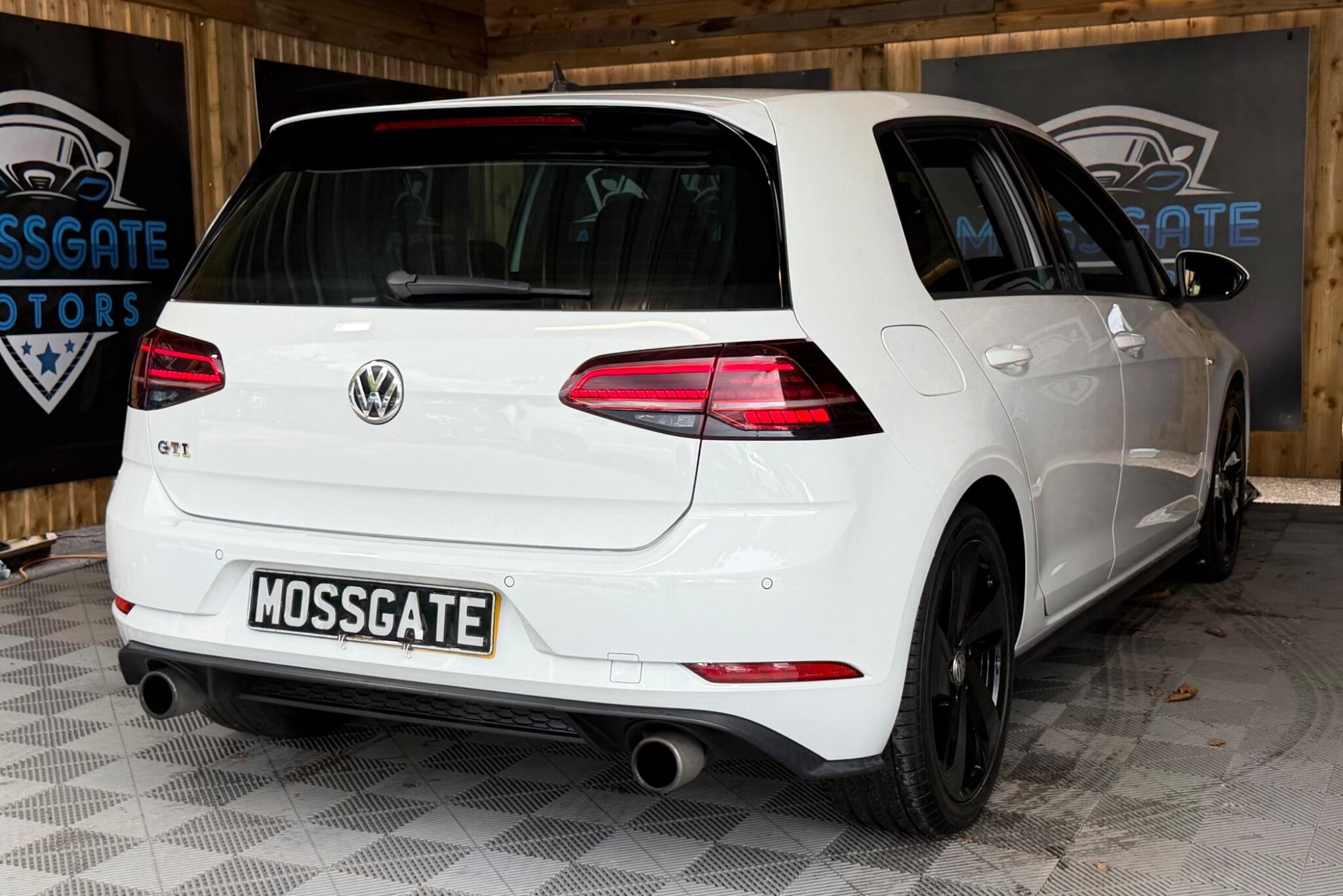 Volkswagen Golf view 12