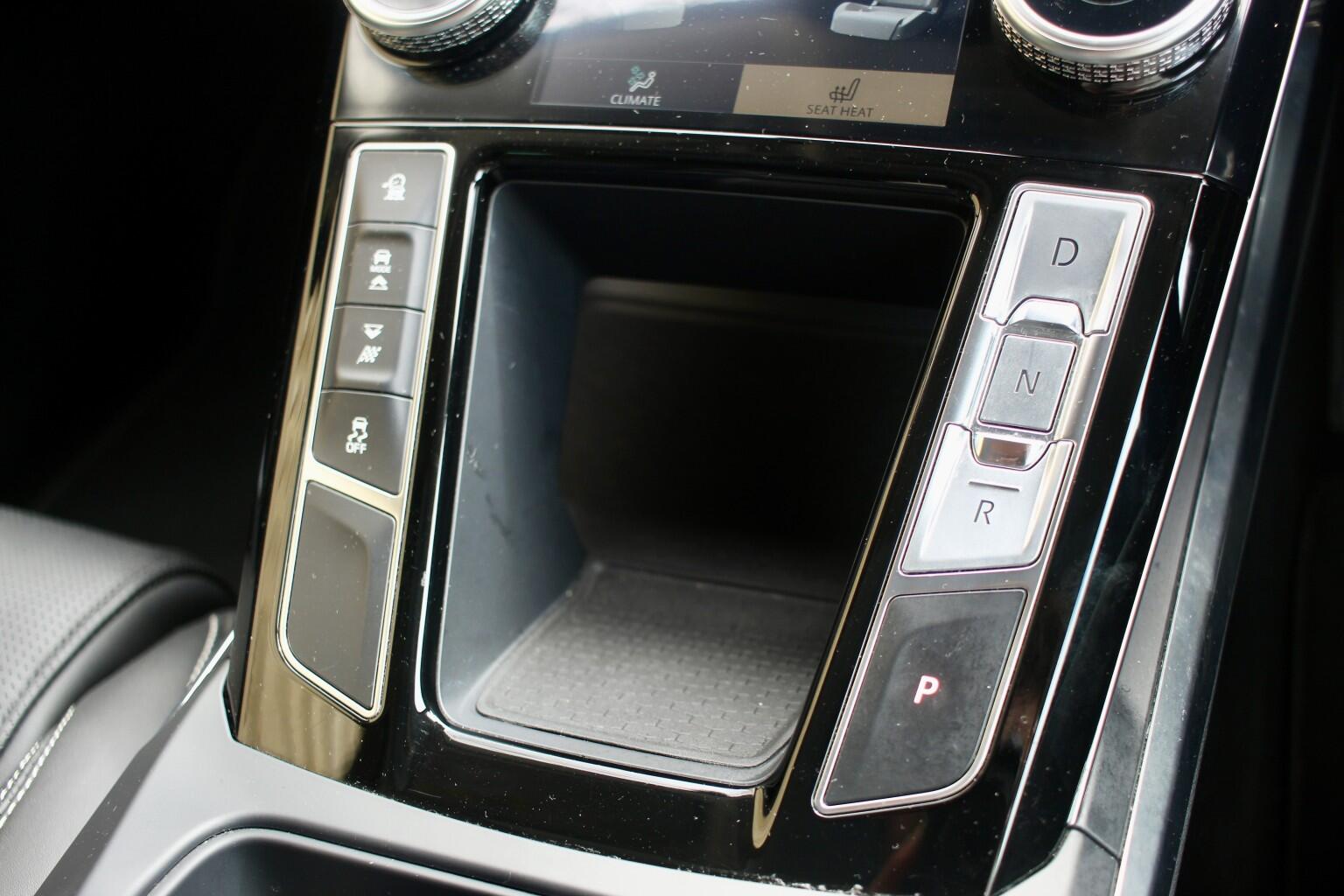 Jaguar I-Pace view 20