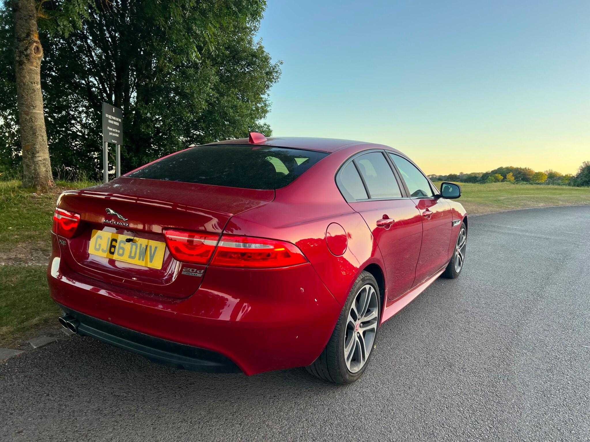 Jaguar Xe view 2