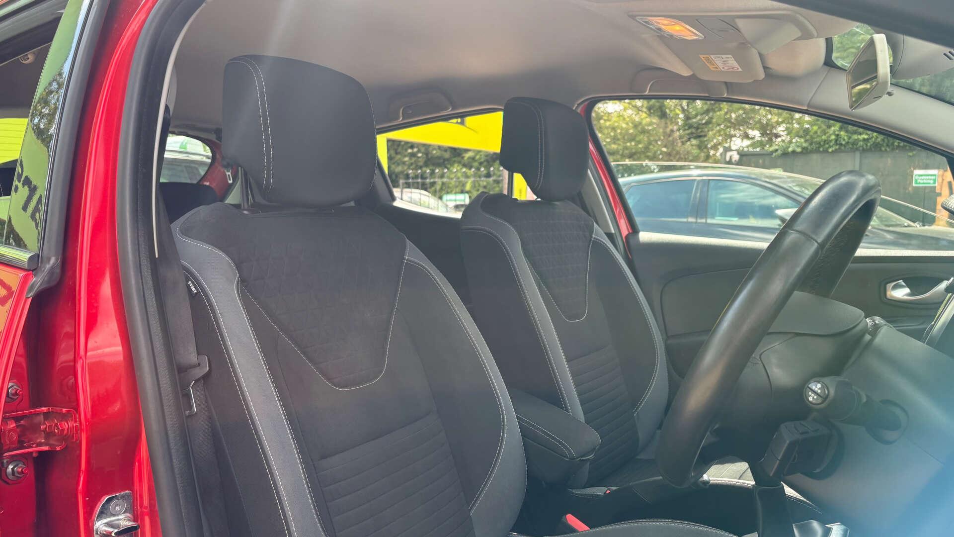 Renault Clio view 8