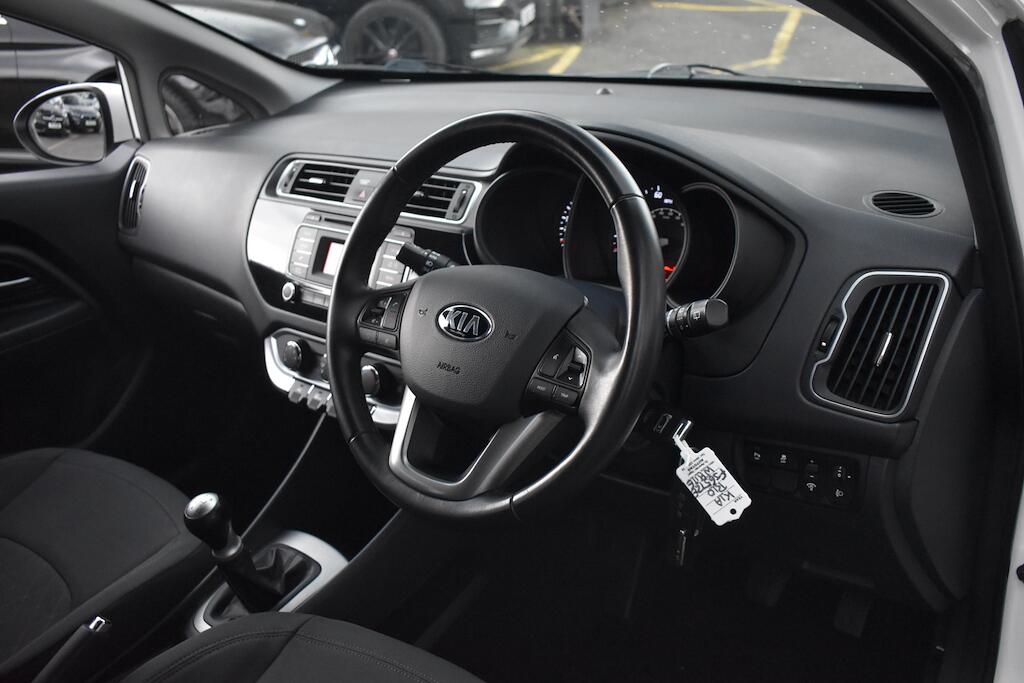 Kia Rio view 26