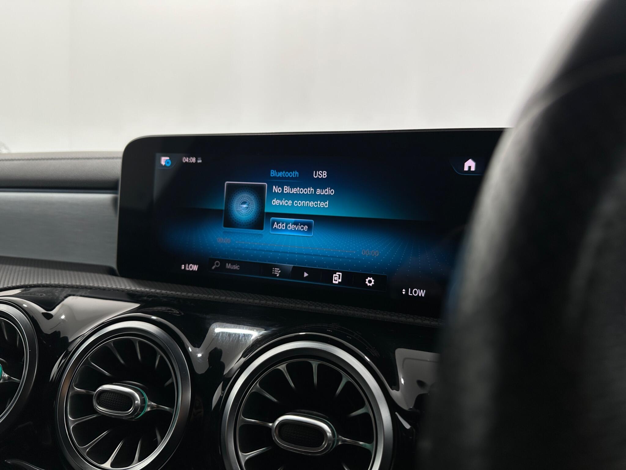 Mercedes-Benz Cla view 26