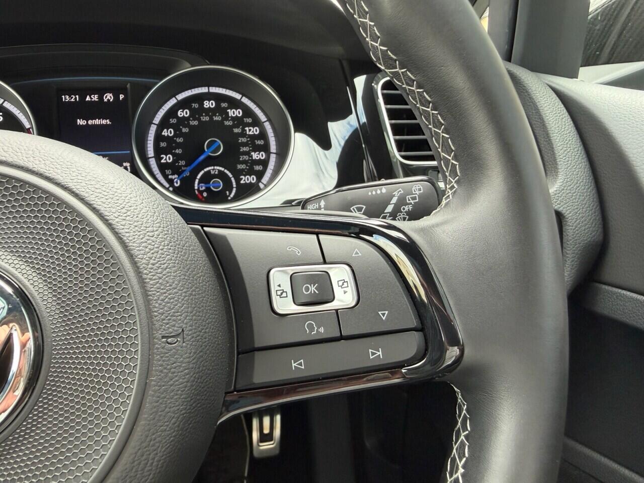Volkswagen Golf view 31