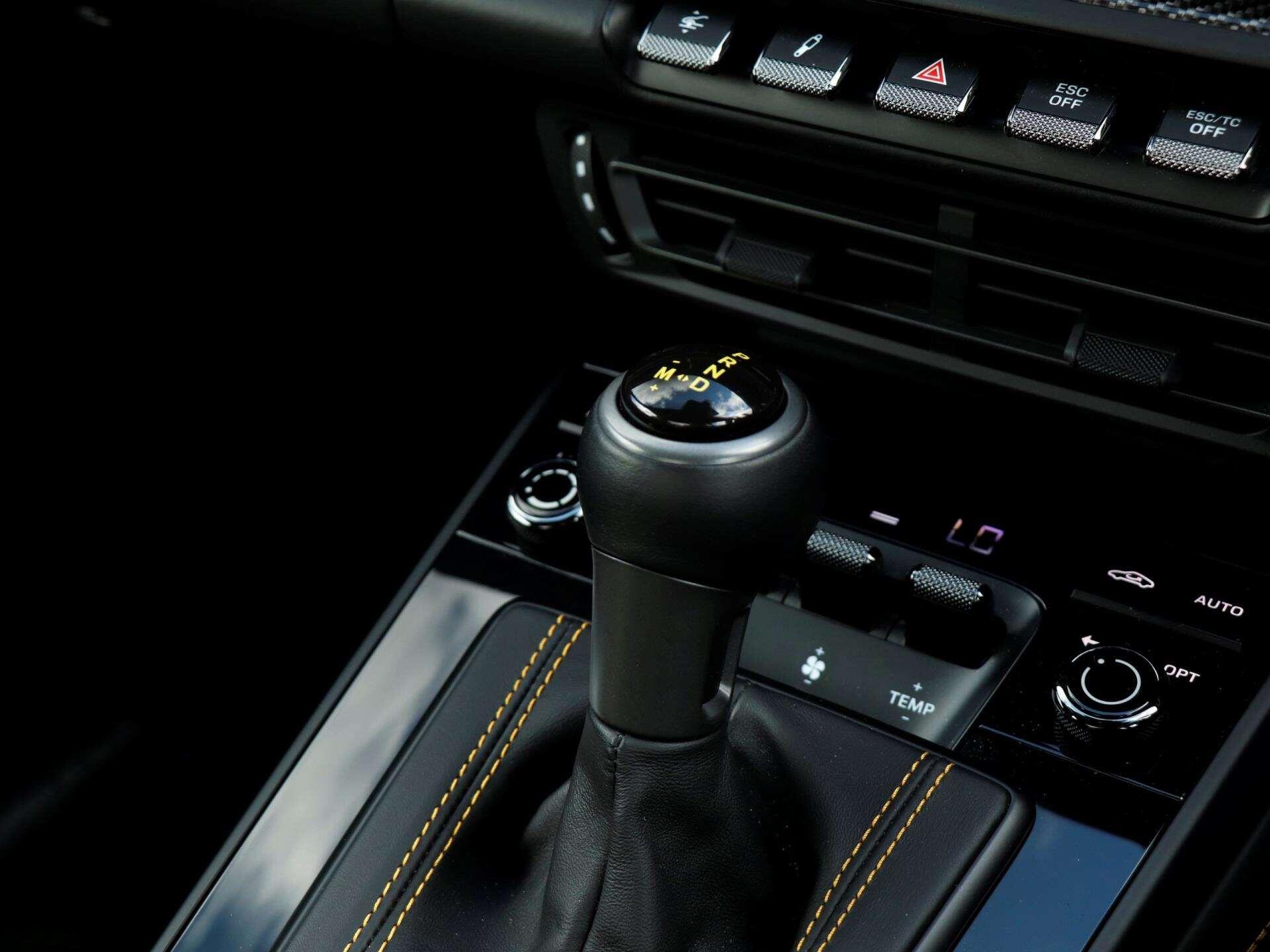 Porsche 911 view 17