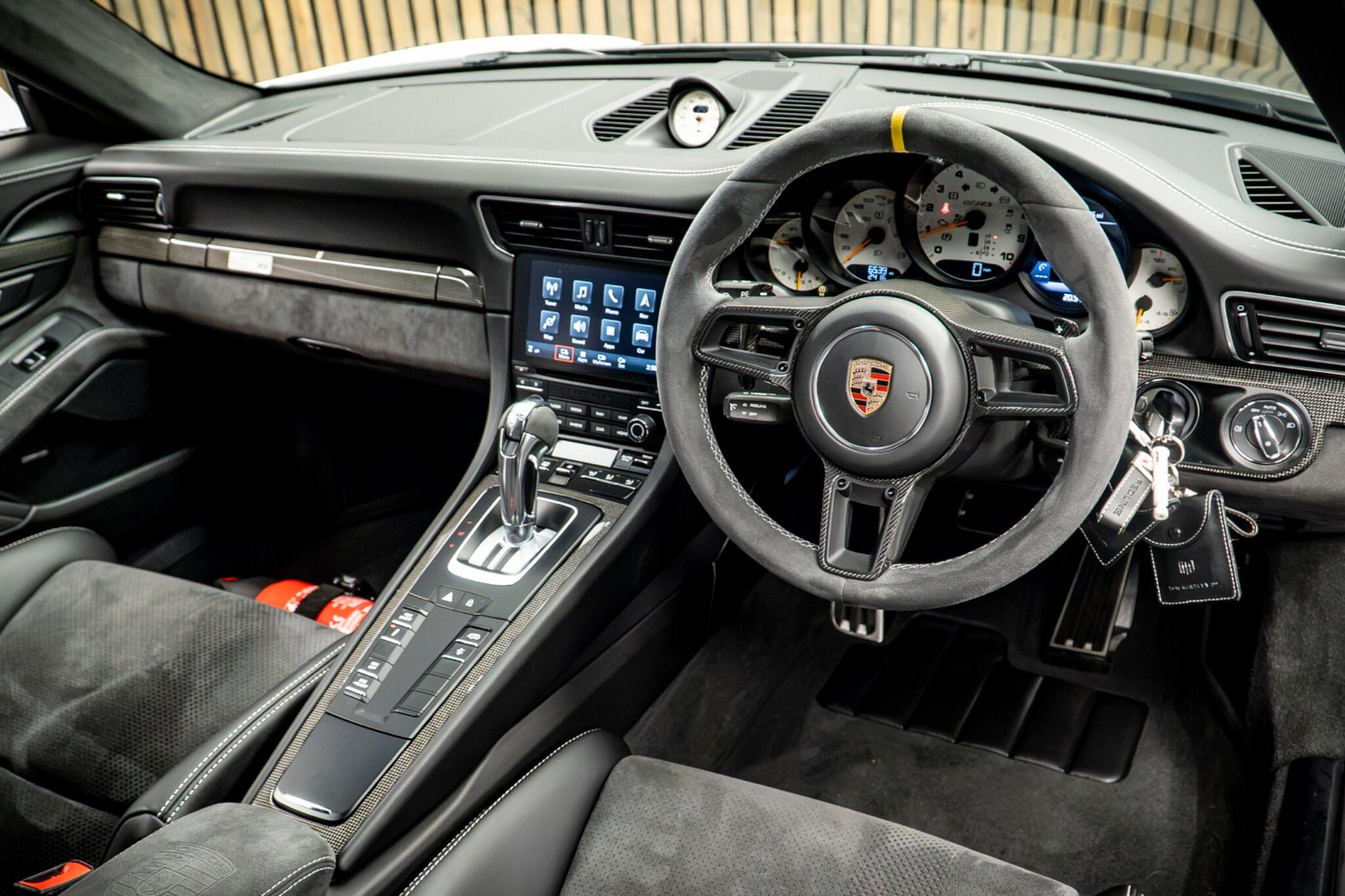 Porsche 911 view 23