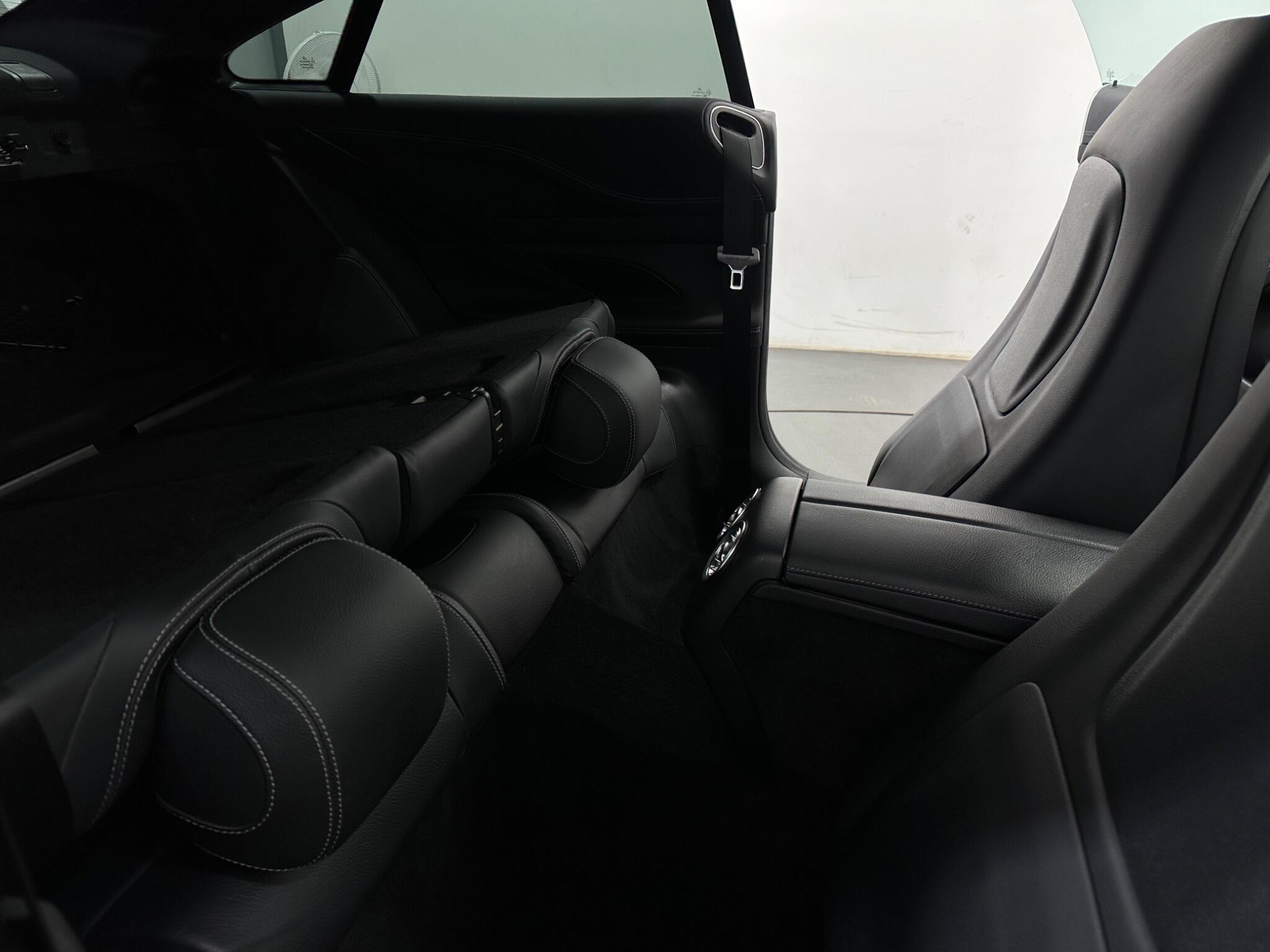 Mercedes-Benz E-Class view 44
