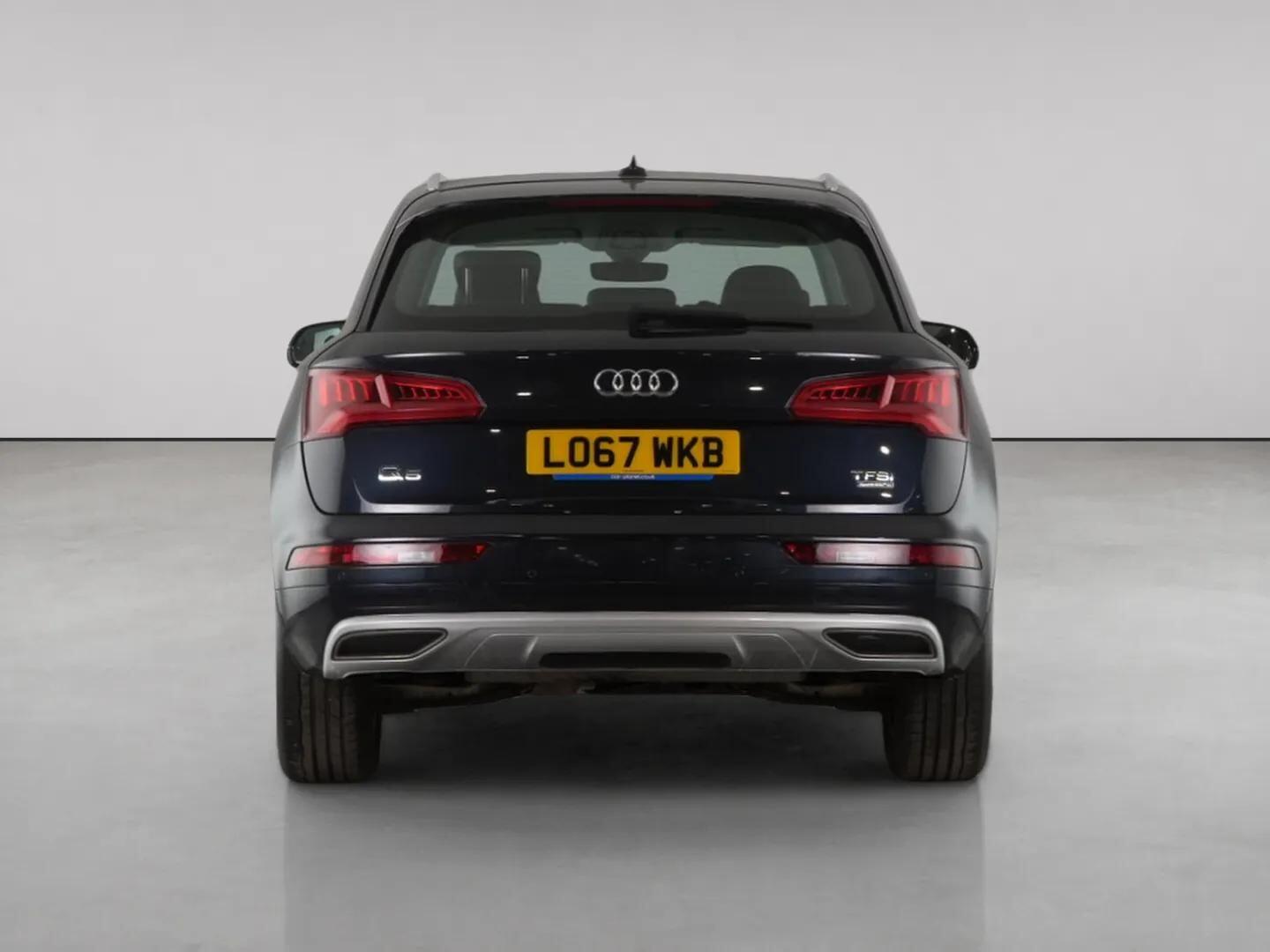 Audi Q5 view 7