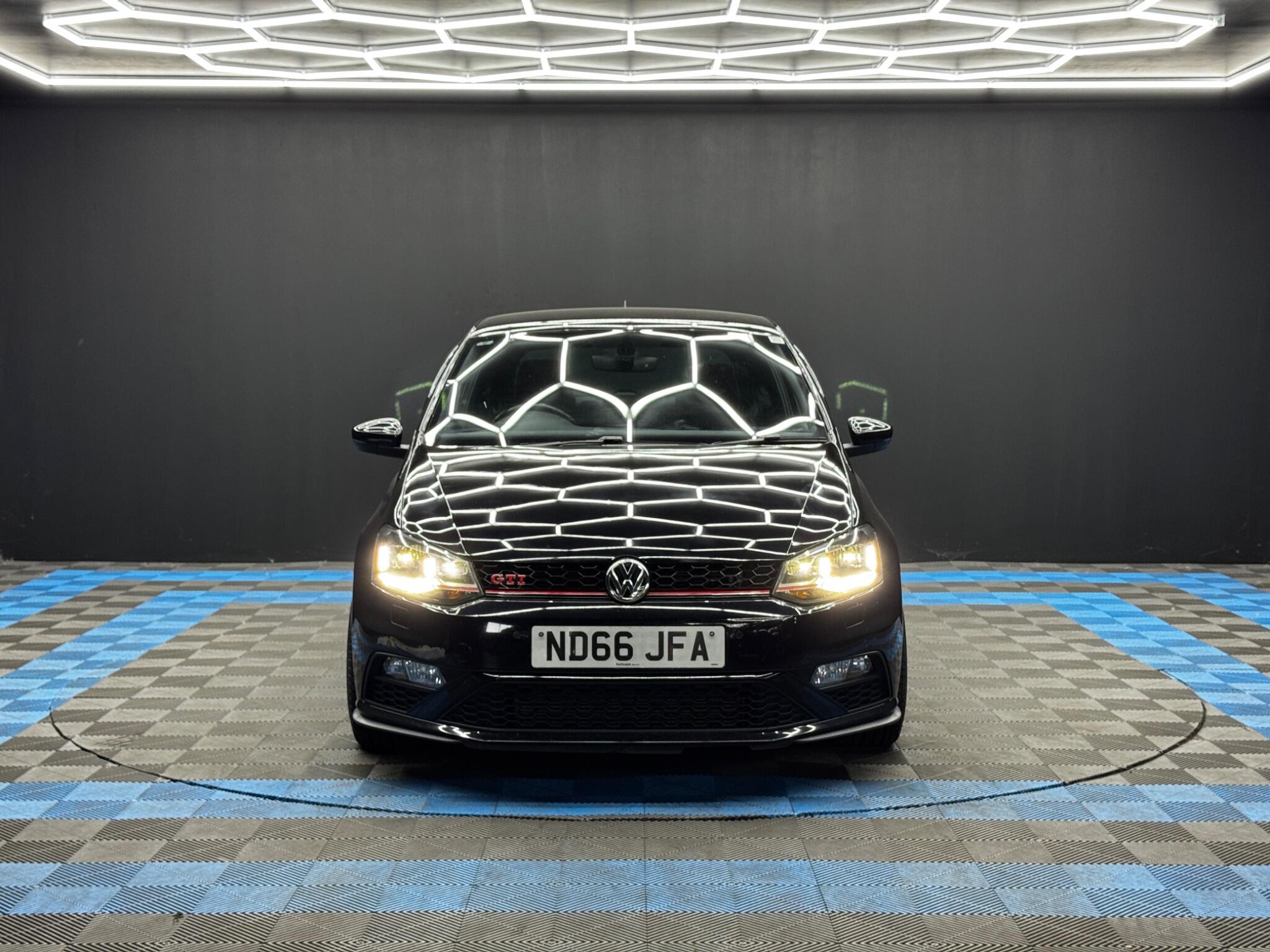 Volkswagen Polo view 2