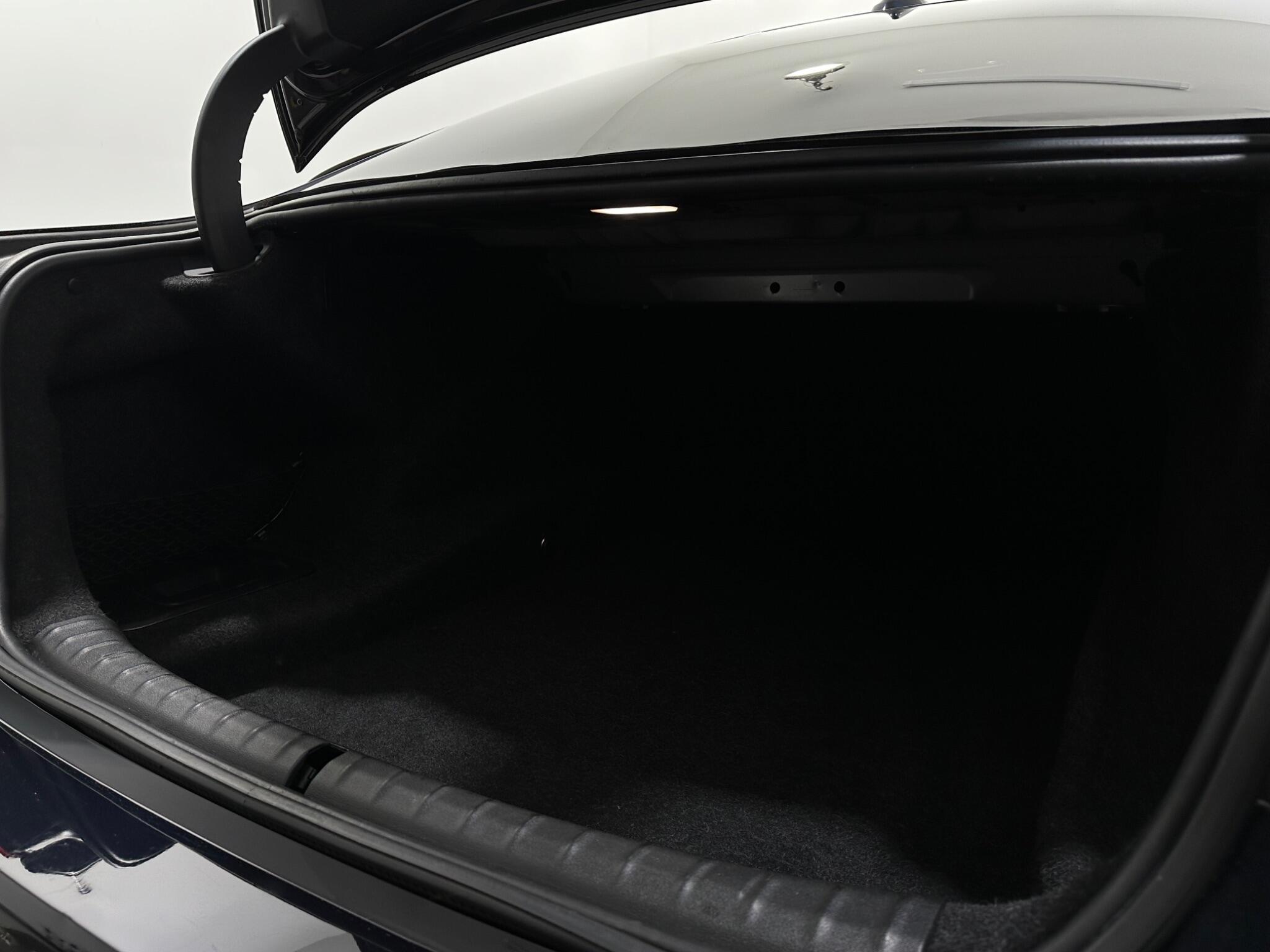 BMW 5 Series view 44