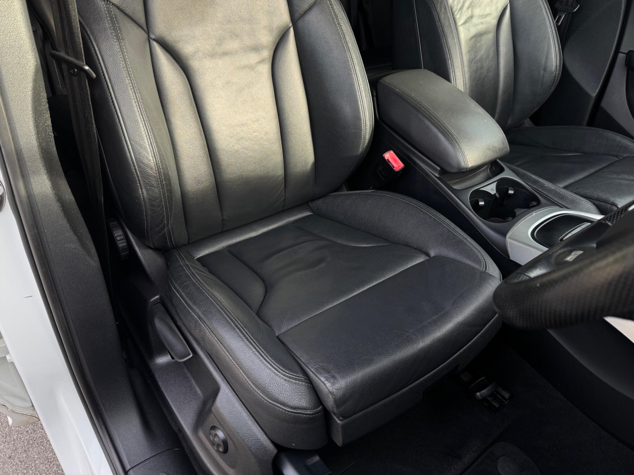 Audi Q5 view 15