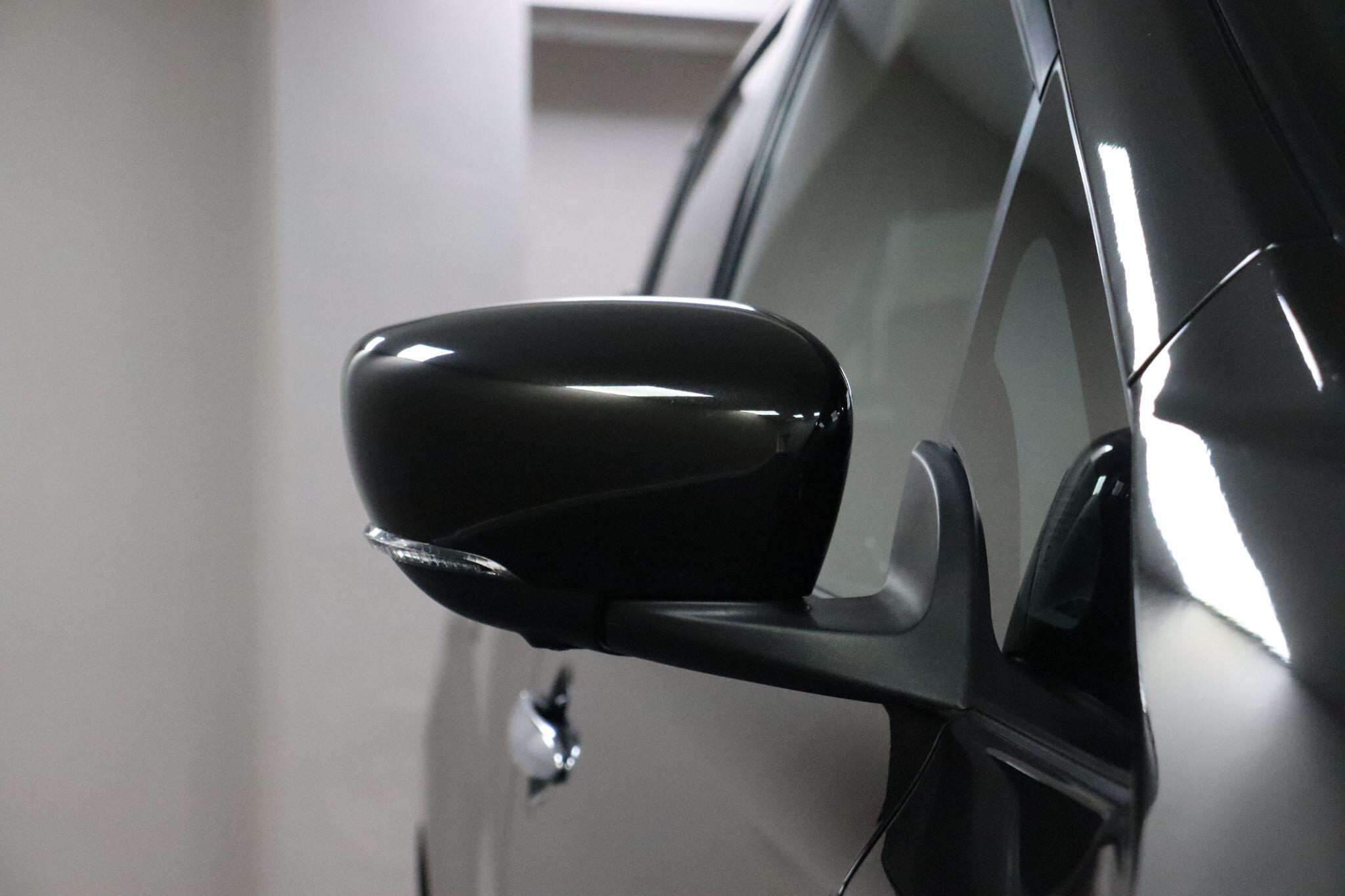 Nissan Leaf view 33