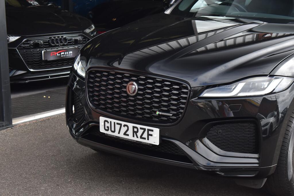 Jaguar F-Pace view 21