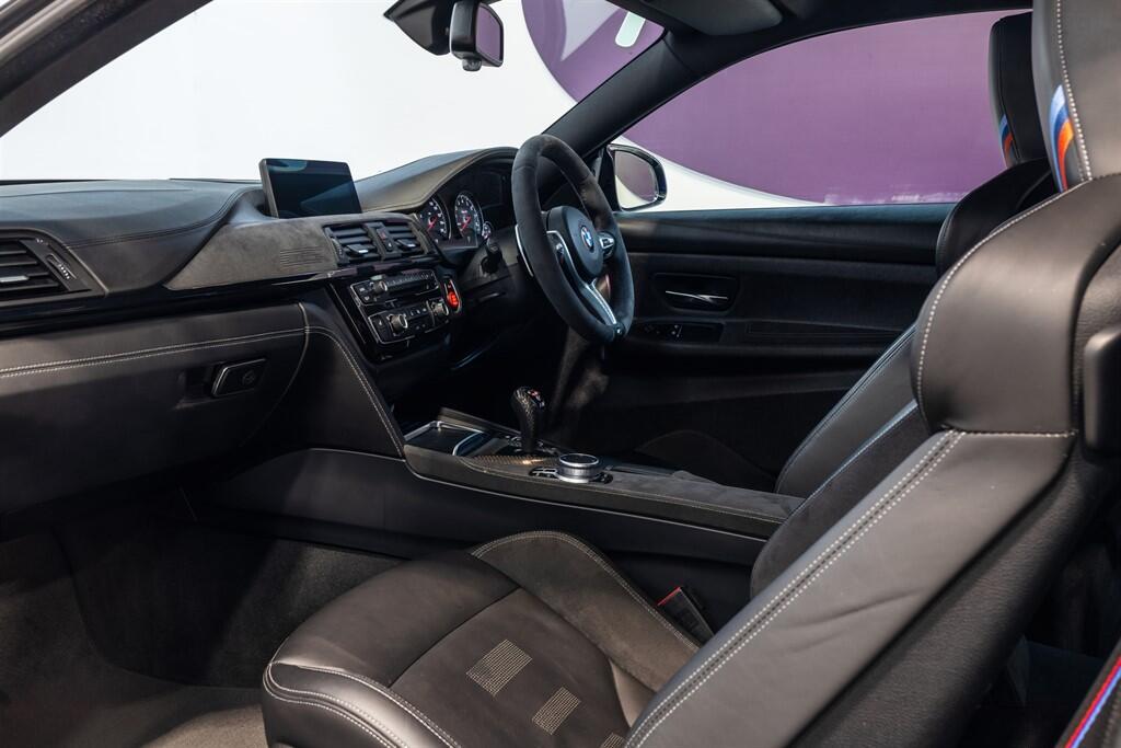 BMW M4 view 9