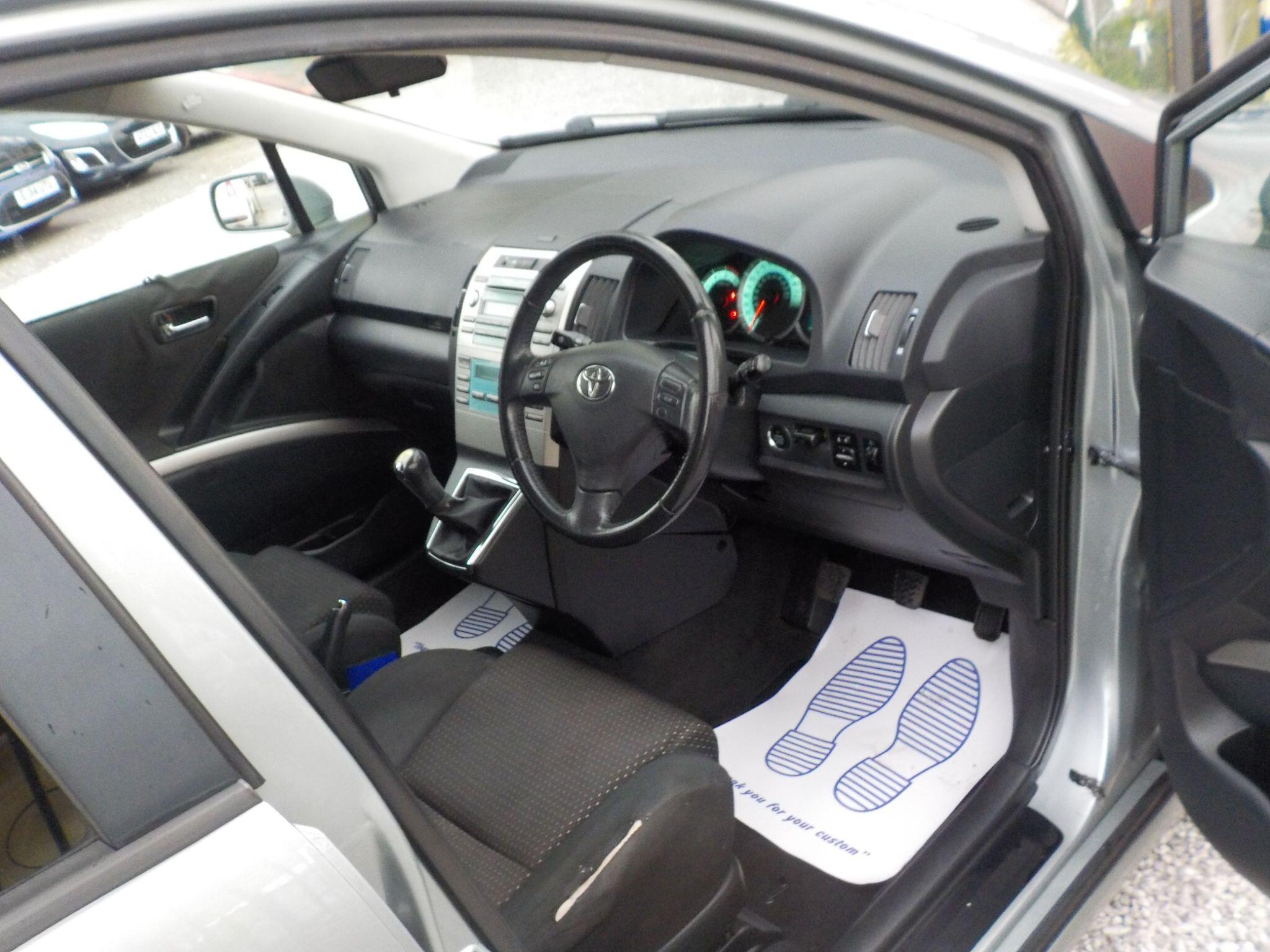 Toyota Corolla Verso 2.2 D-4D SR 5dr