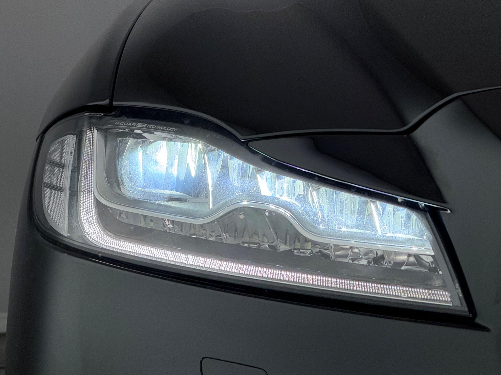 Jaguar XF view 4