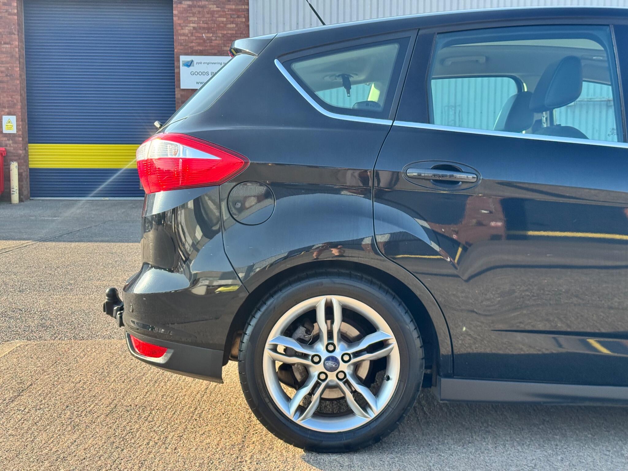 Ford C-Max view 38